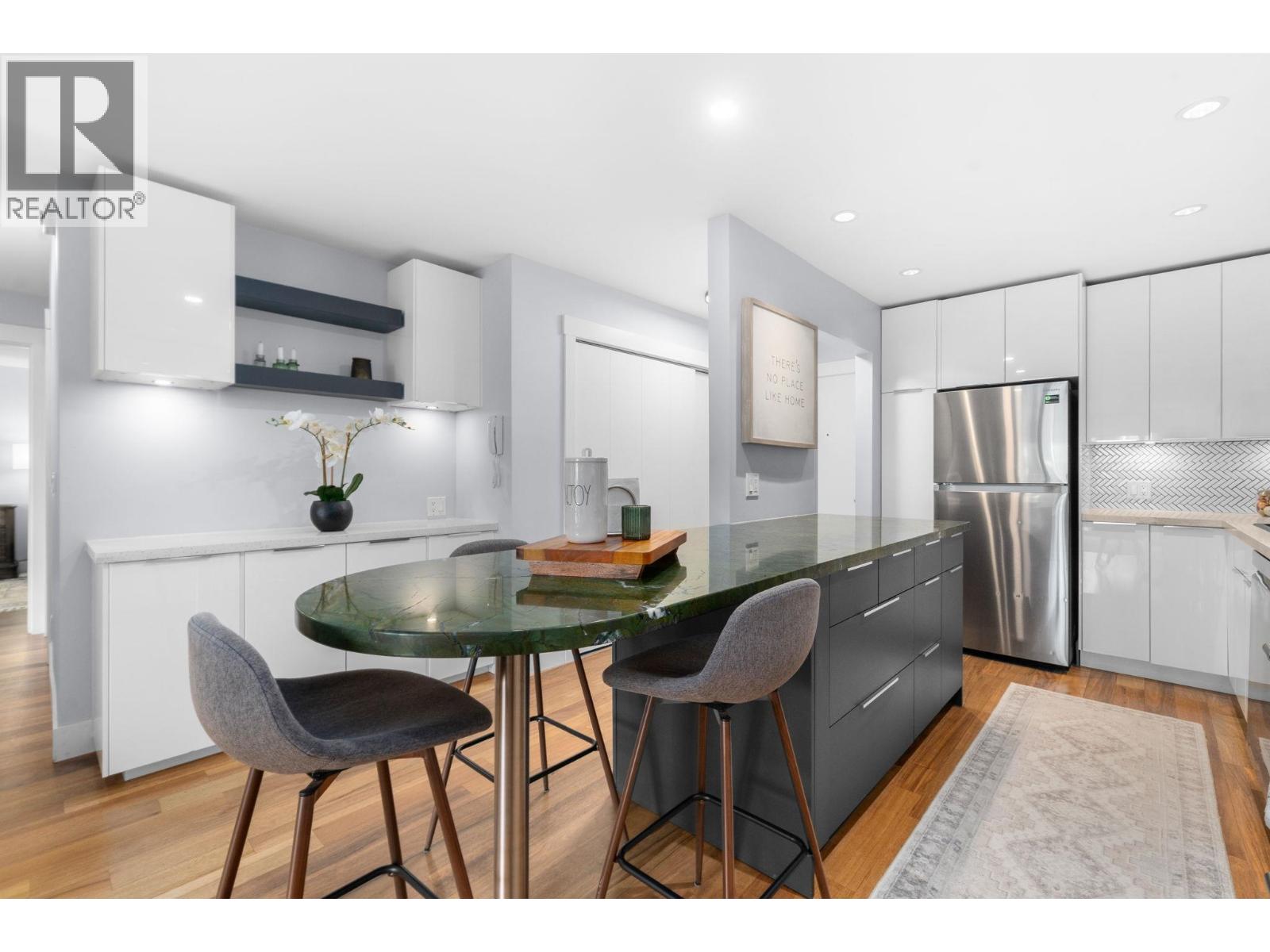 203 1066 13TH Avenue - photo 2