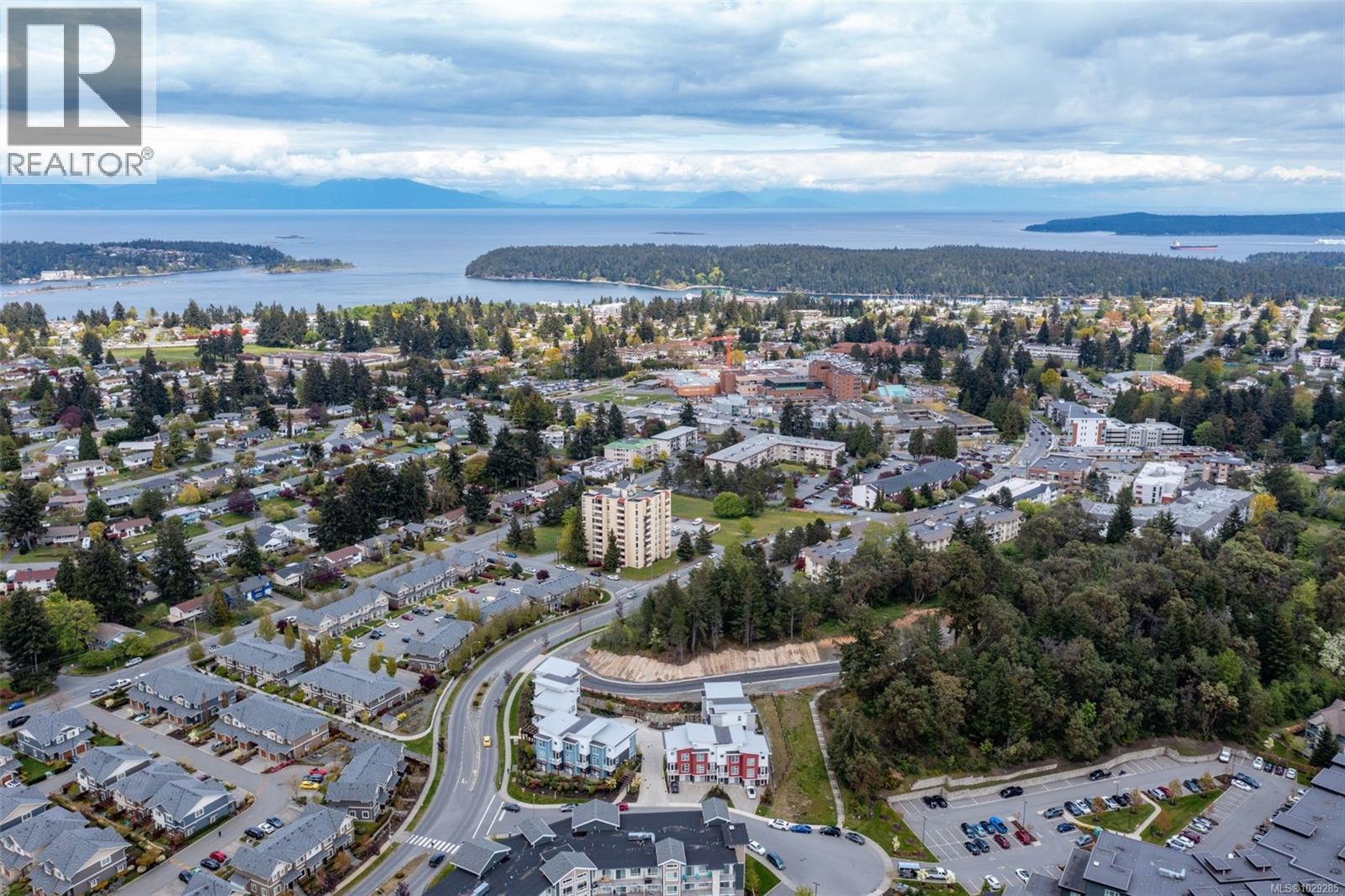 #106 1800 SUMMERHILL PL - 33