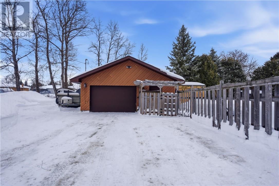 205 Balfour