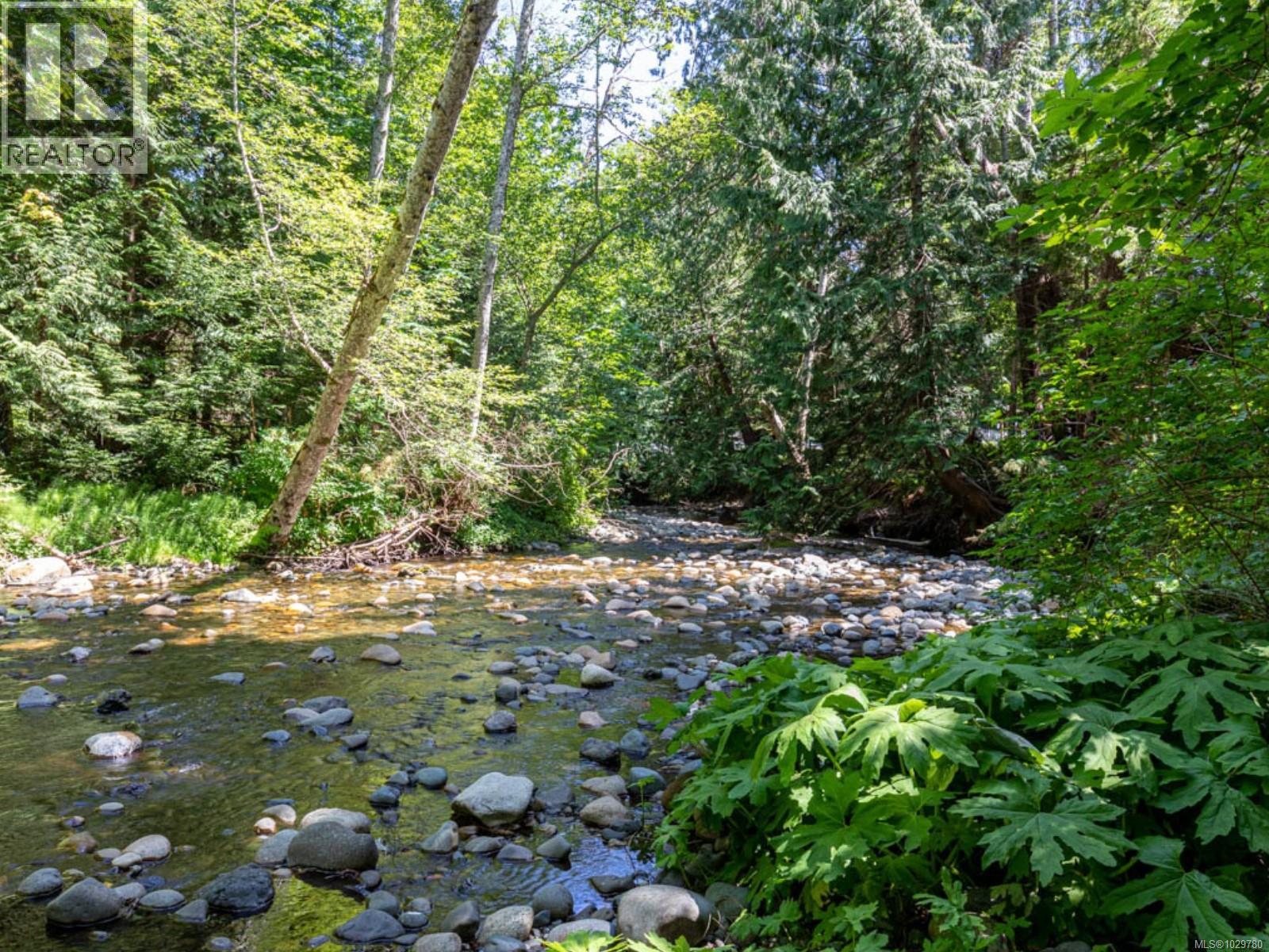 Lot B Island Hwy W — photo 28