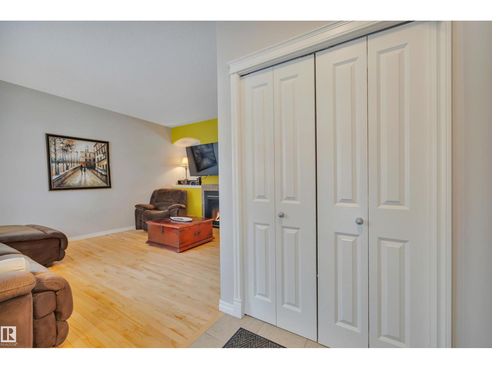 9555 73 AV NW - 3