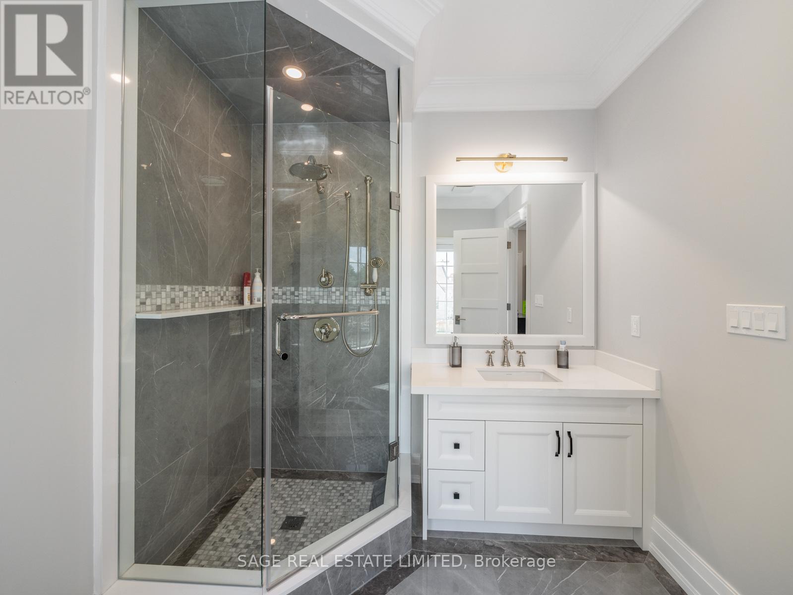17 DANIEL COZENS COURT - 35