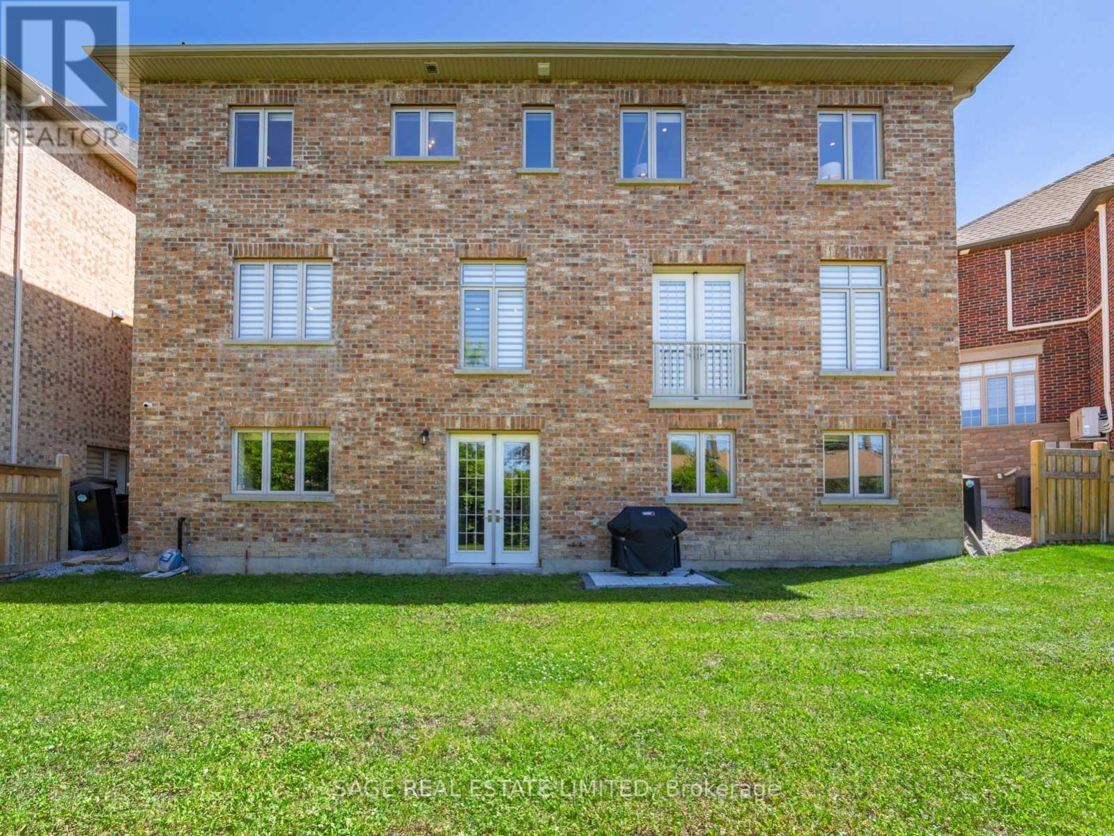 17 DANIEL COZENS COURT - 48