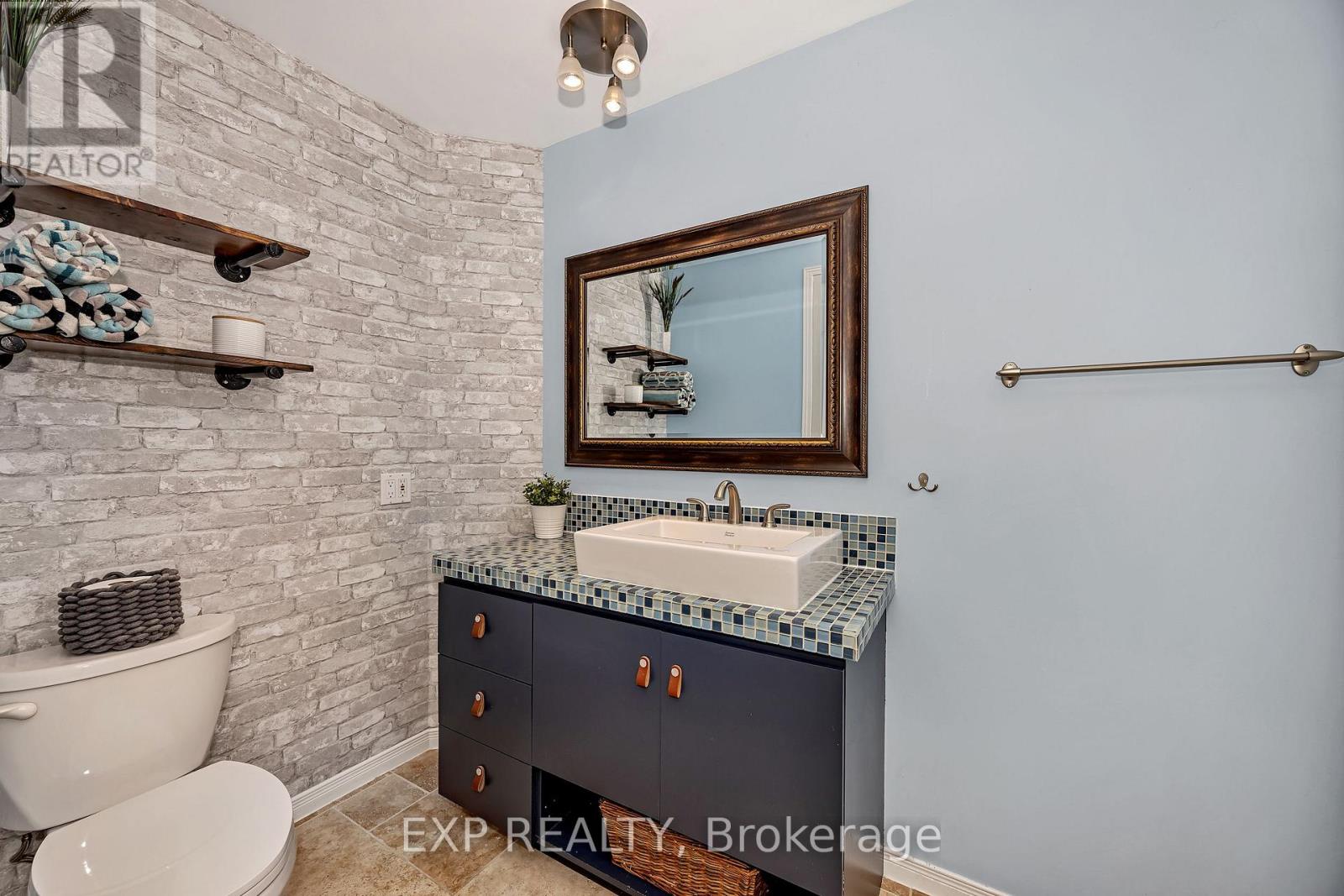806 LAVAL STREET - 19