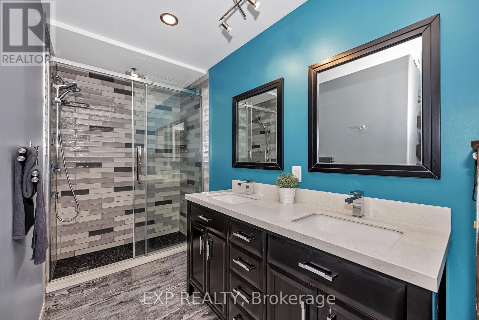 806 LAVAL STREET - 24