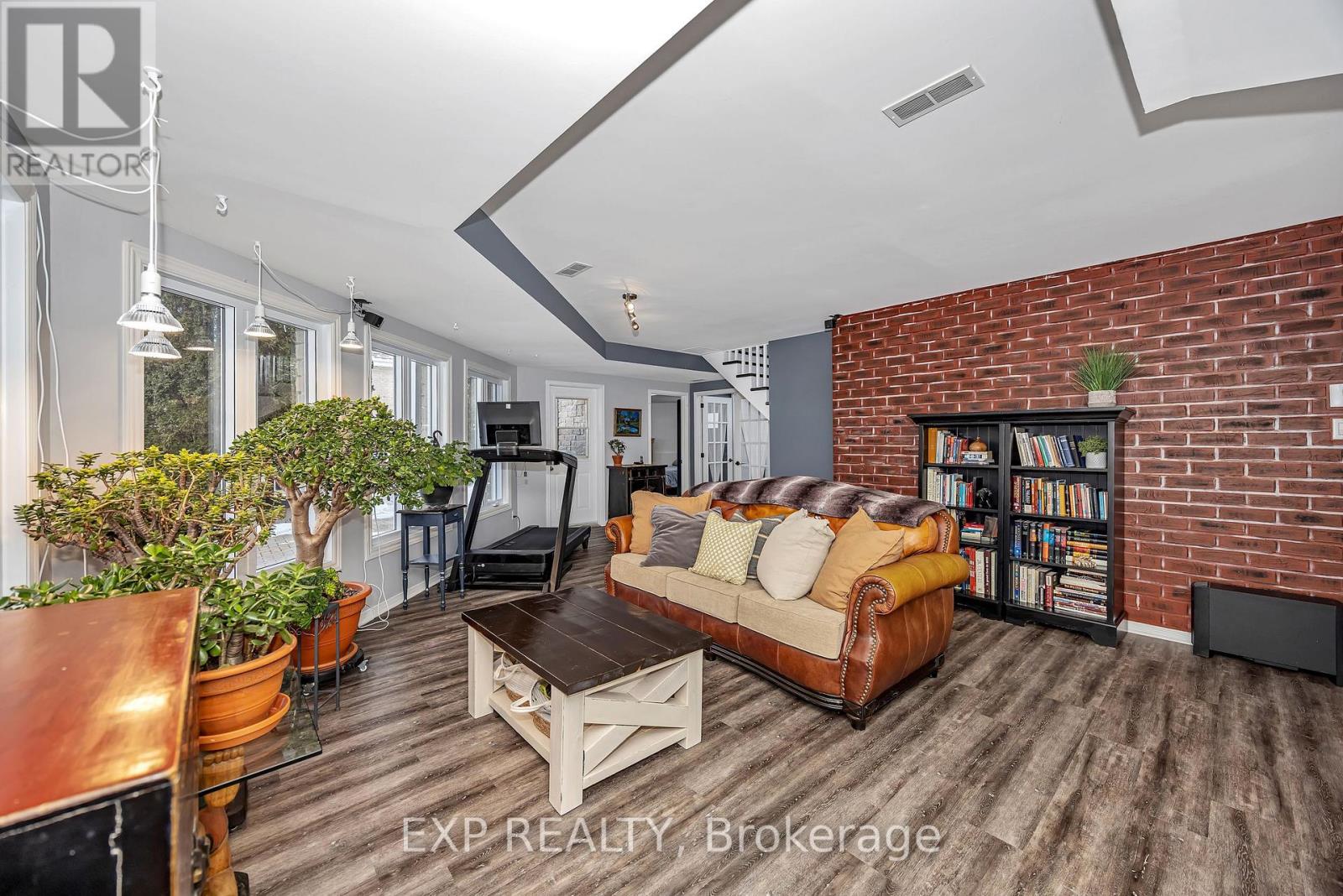 806 LAVAL STREET - 5