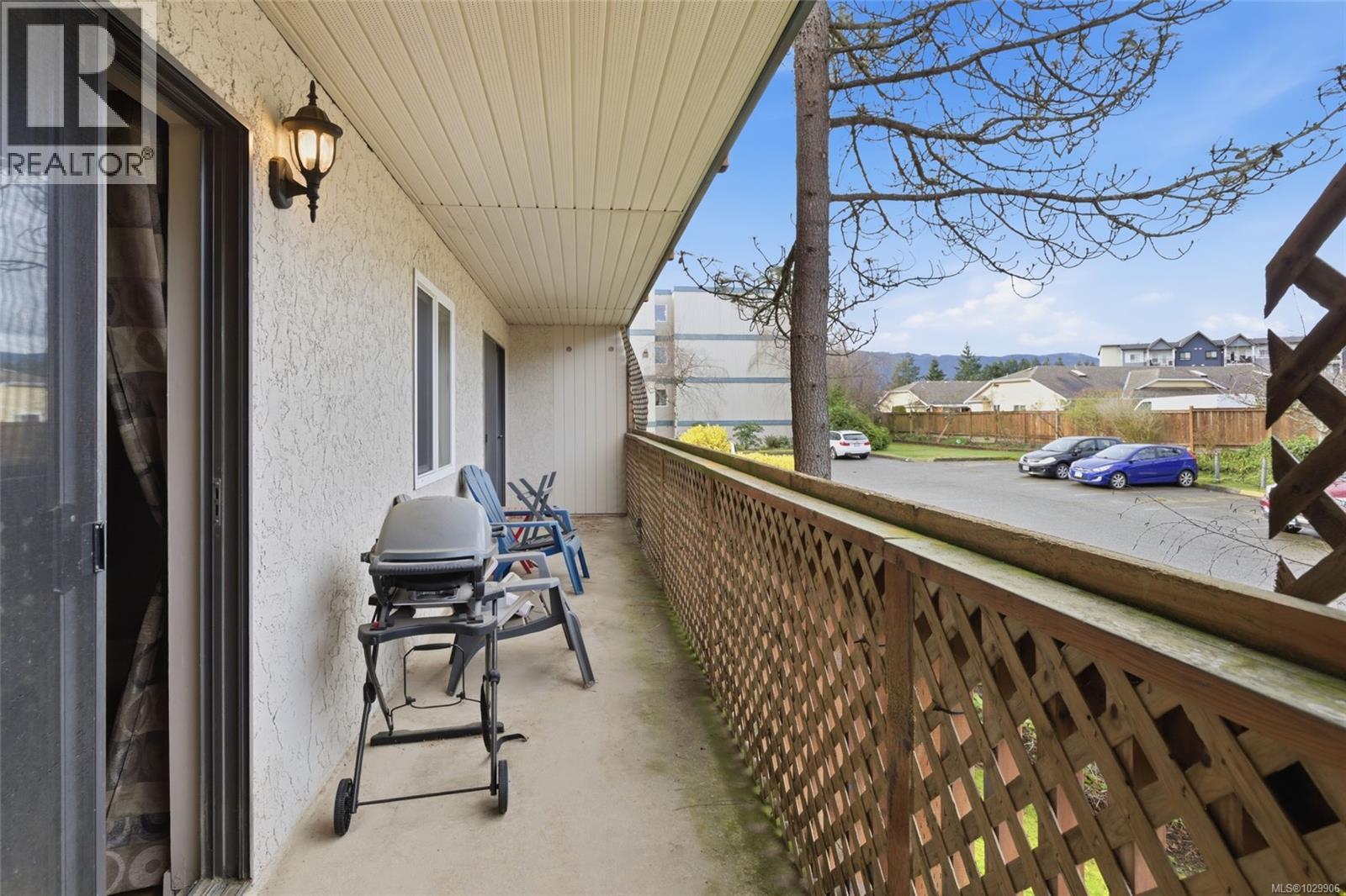 #302 4728 UPLANDS DR - 10