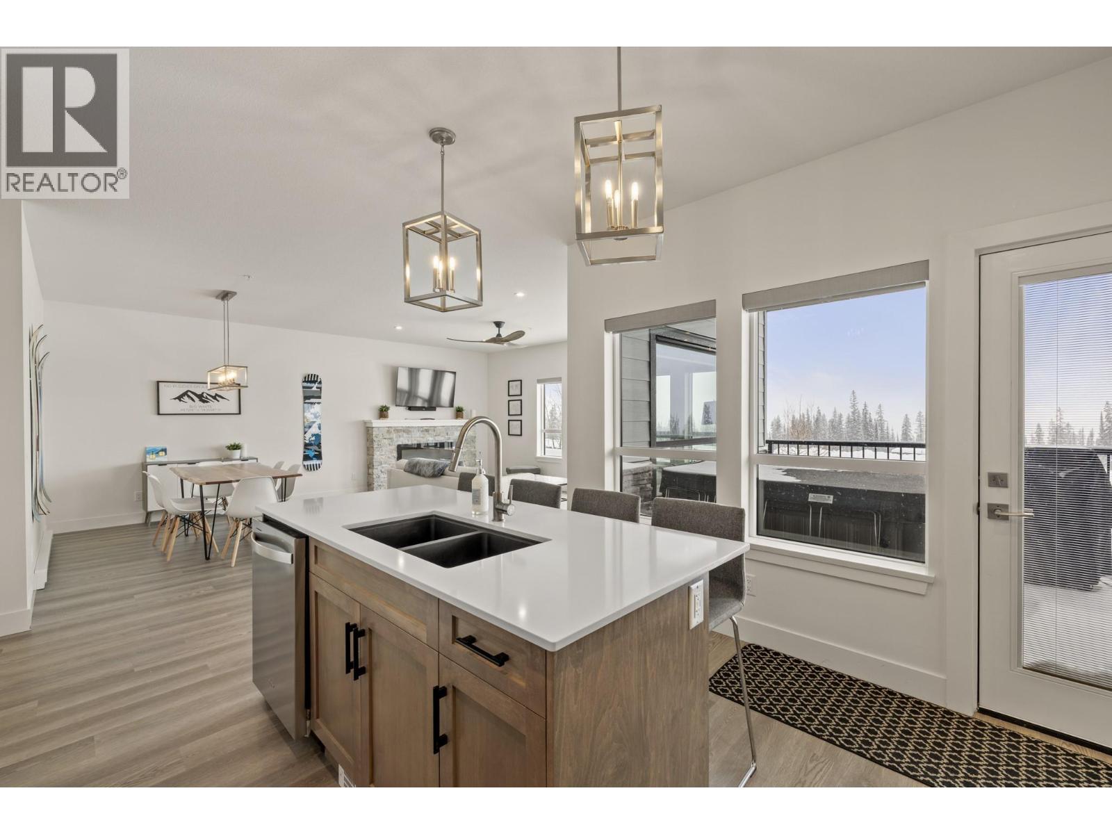 1B 5075 Snowbird Way, Big White