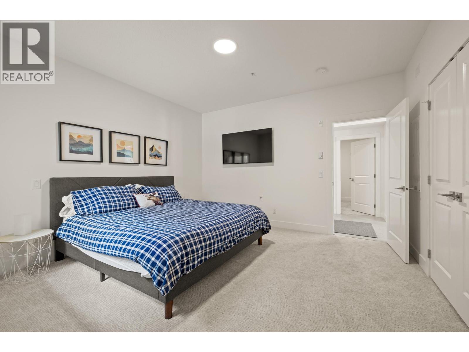 1B 5075 Snowbird Way, Big White