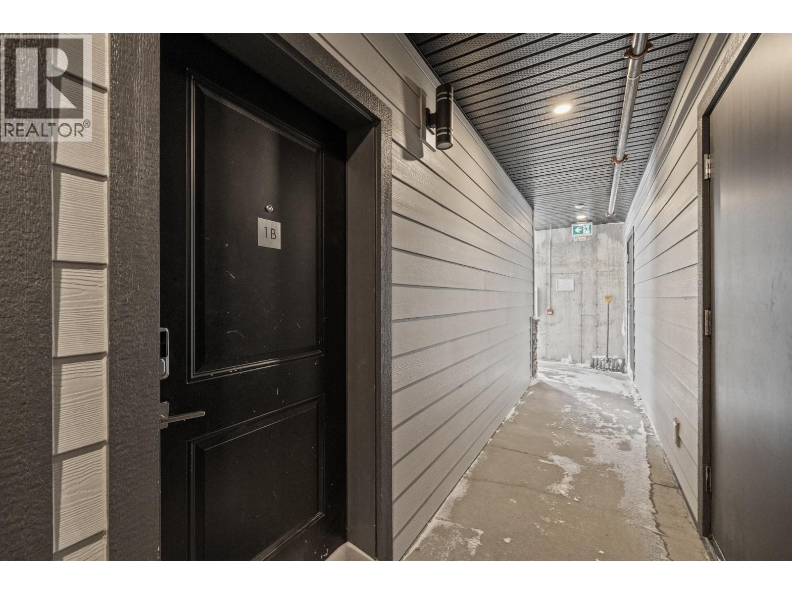 1B 5075 Snowbird Way, Big White