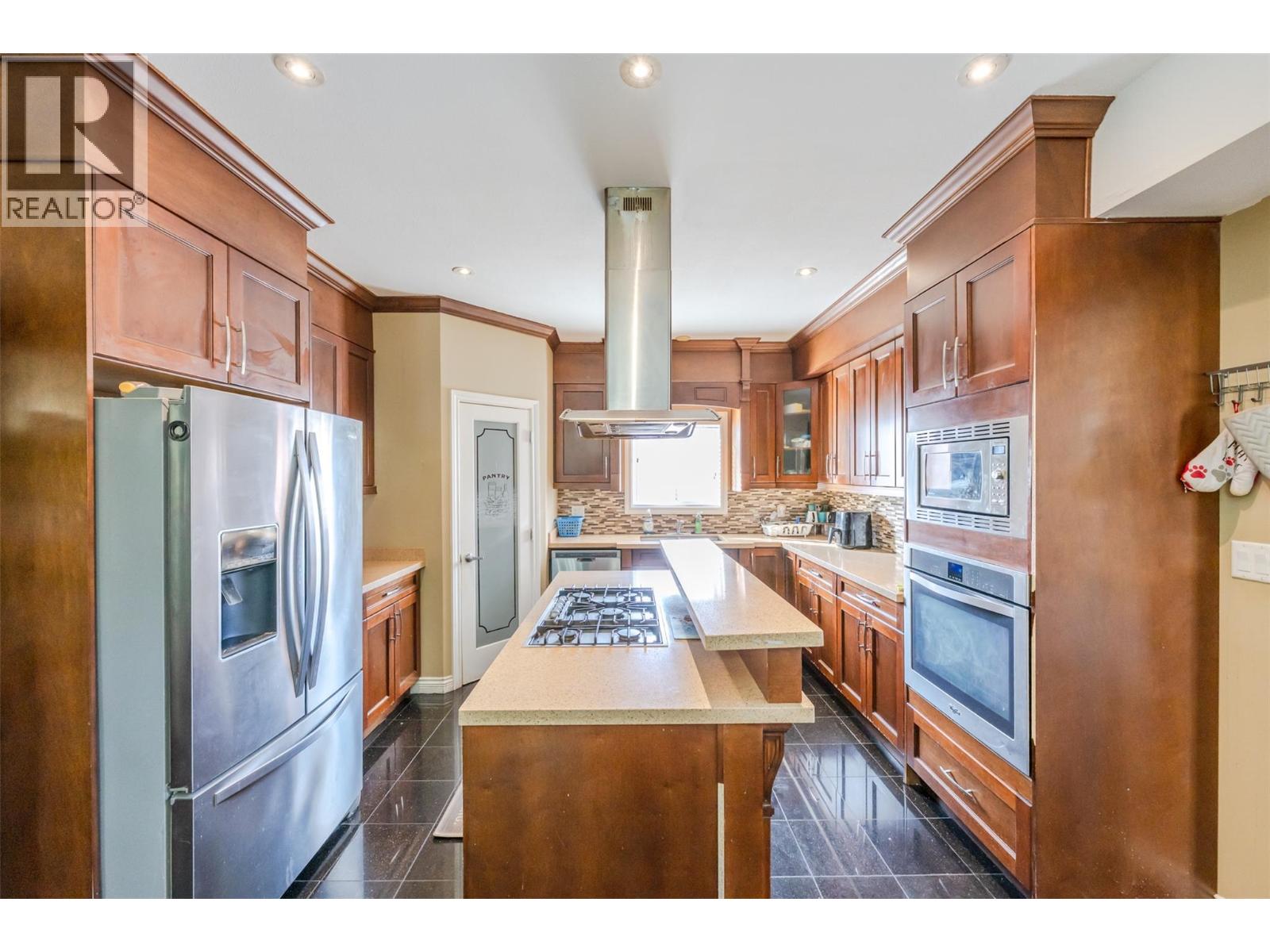 102 297 WATERFORD Avenue, Penticton