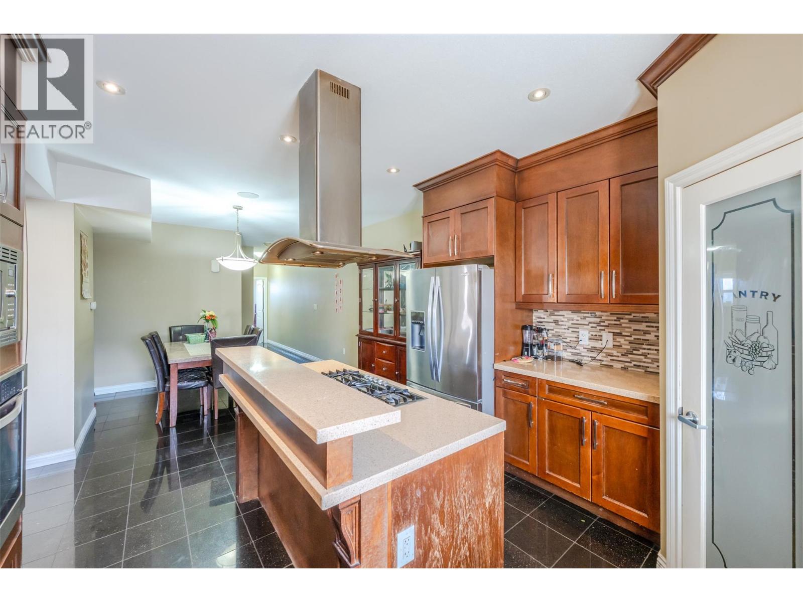 102 297 WATERFORD Avenue, Penticton