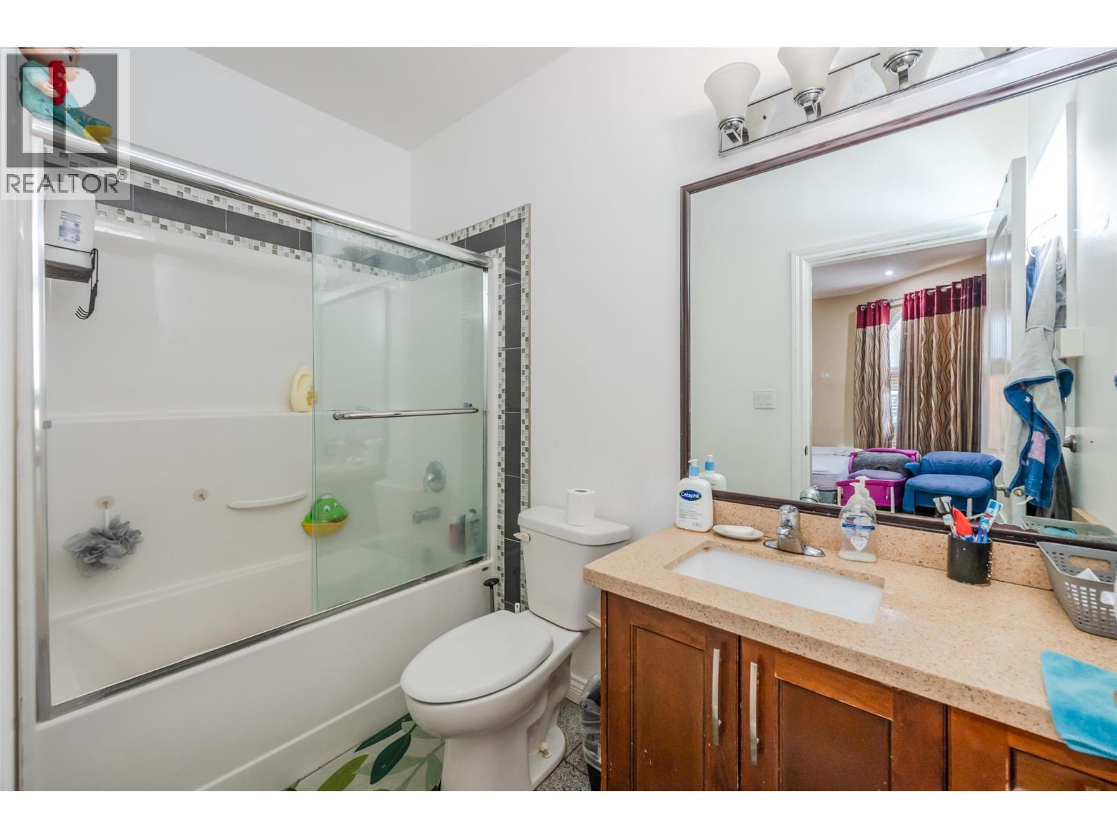 102 297 WATERFORD Avenue, Penticton