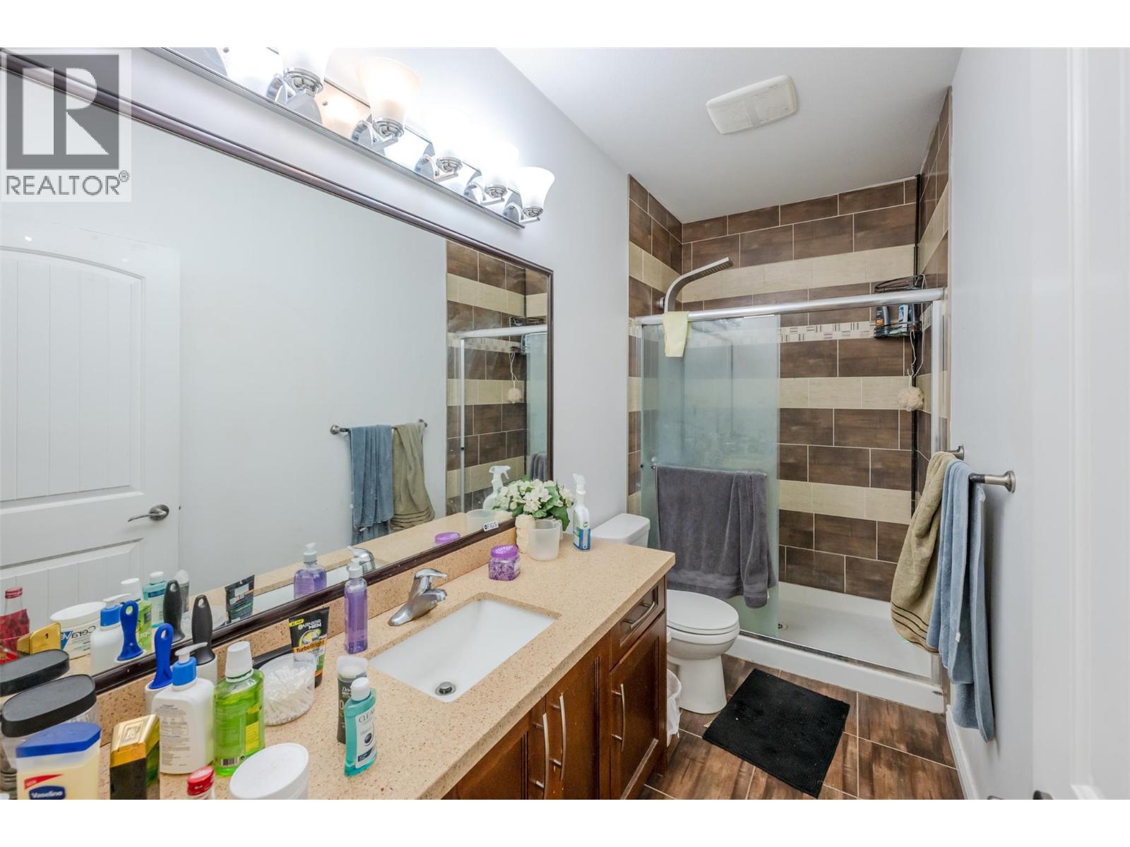 102 297 WATERFORD Avenue, Penticton