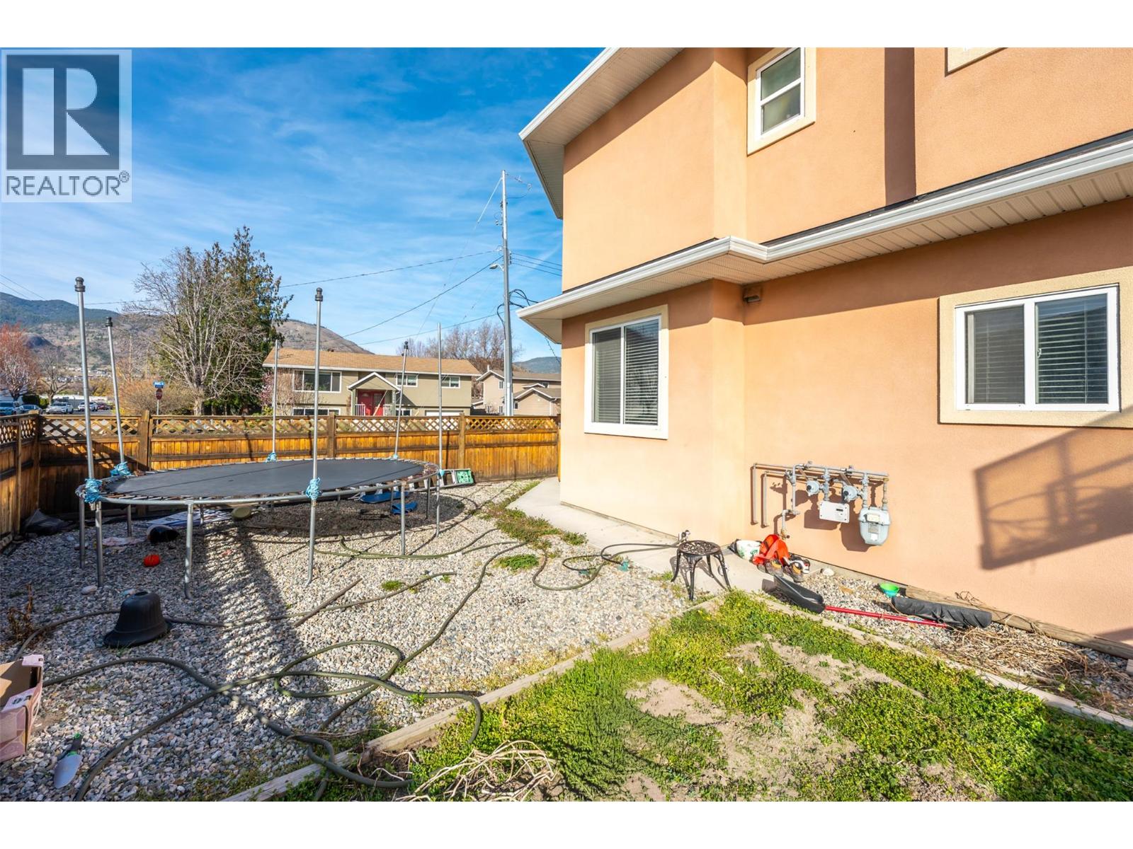 102 297 WATERFORD Avenue, Penticton