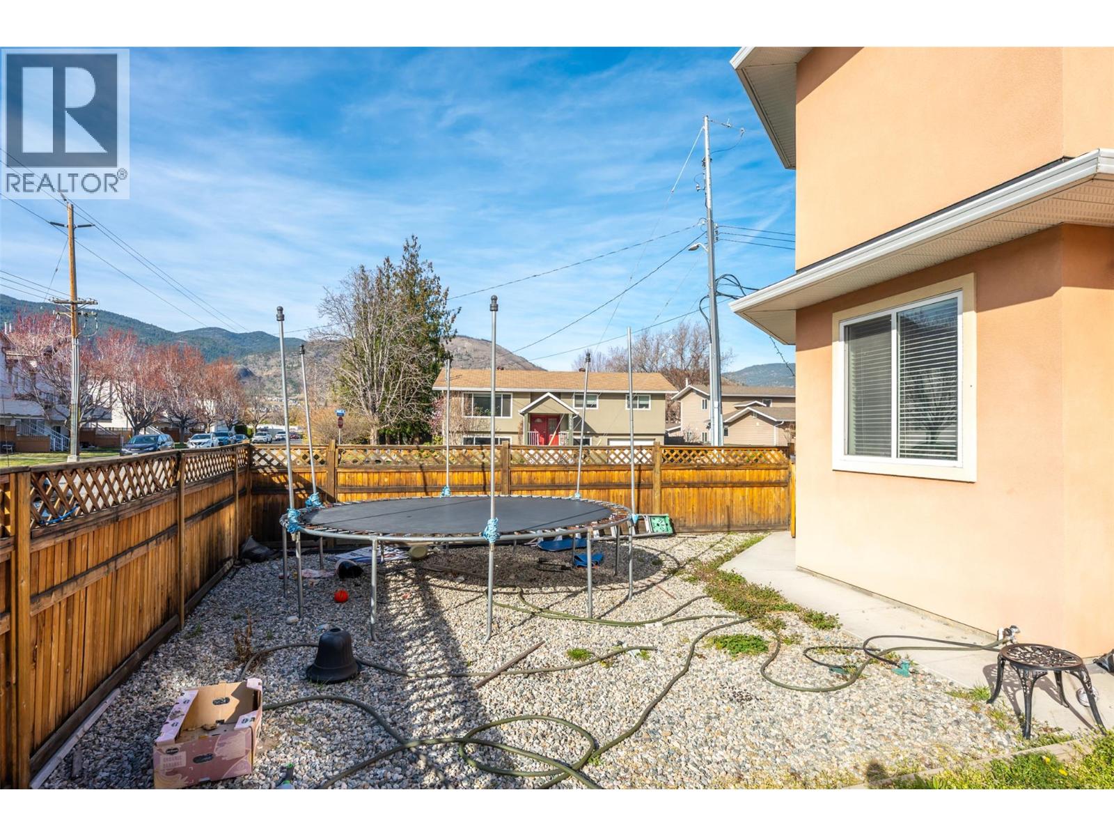 102 297 WATERFORD Avenue, Penticton