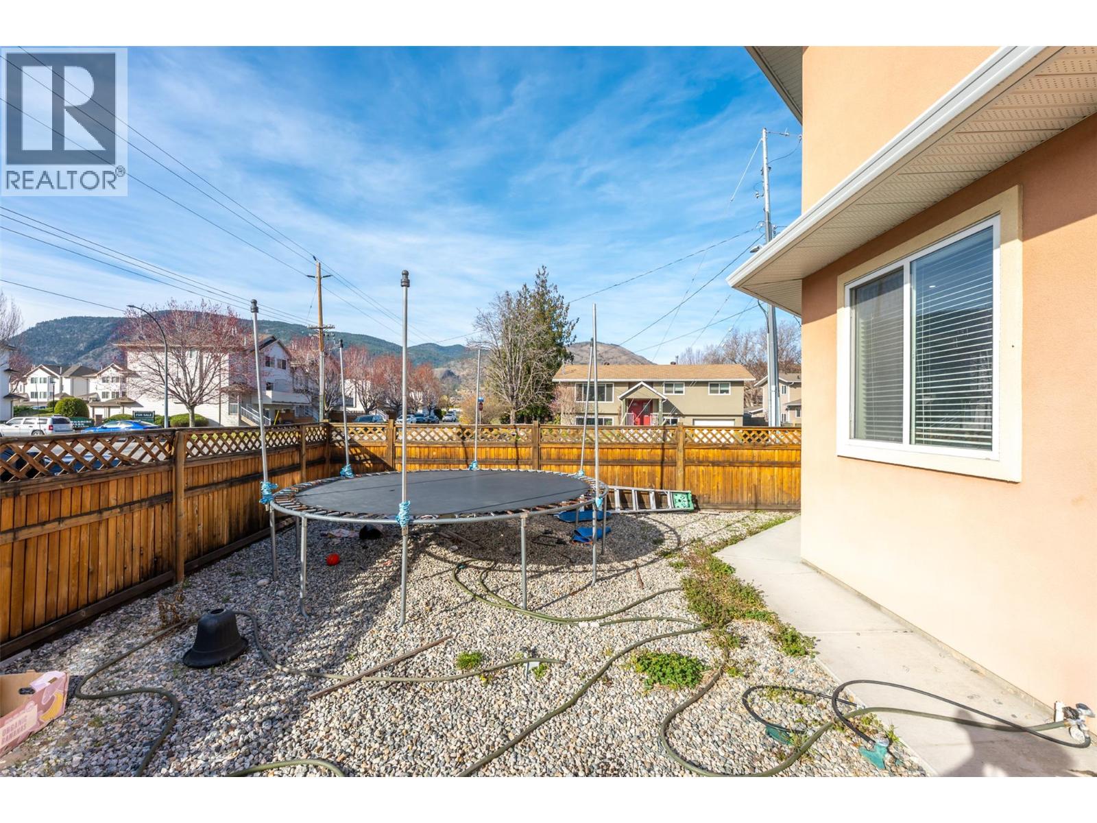 102 297 WATERFORD Avenue, Penticton