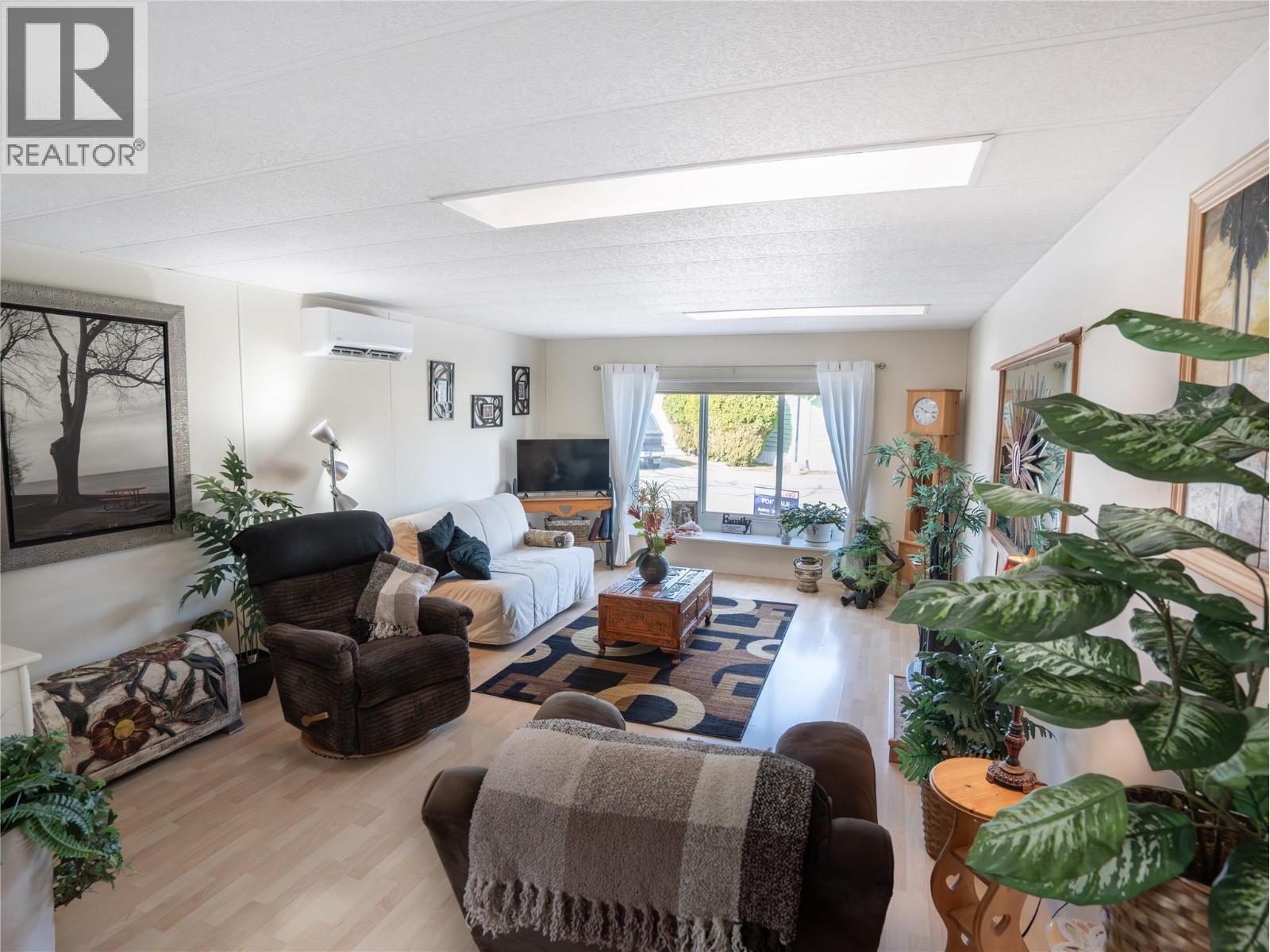 209 3105 South Main Street, Penticton