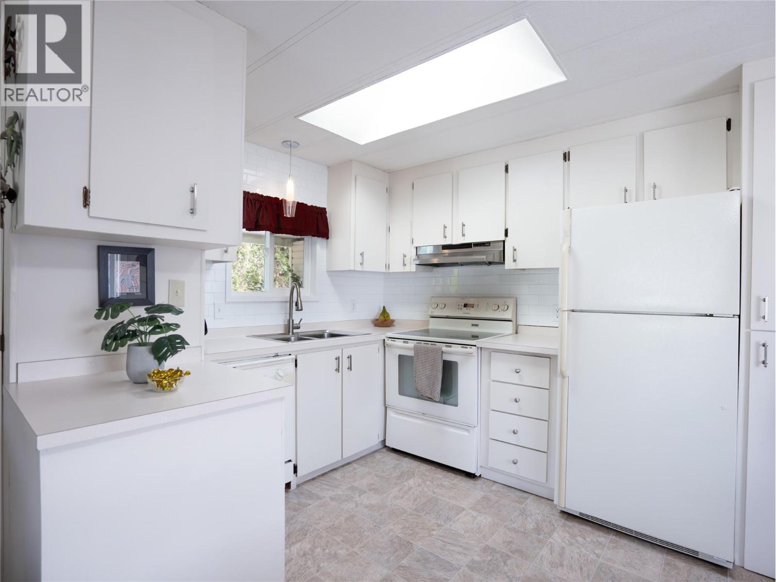 209 3105 South Main Street, Penticton