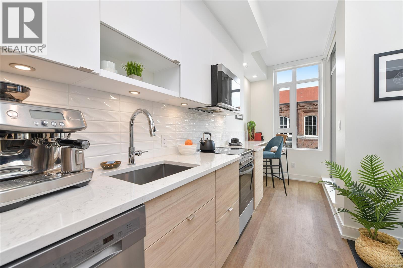 601 1628 Store Street, Victoria