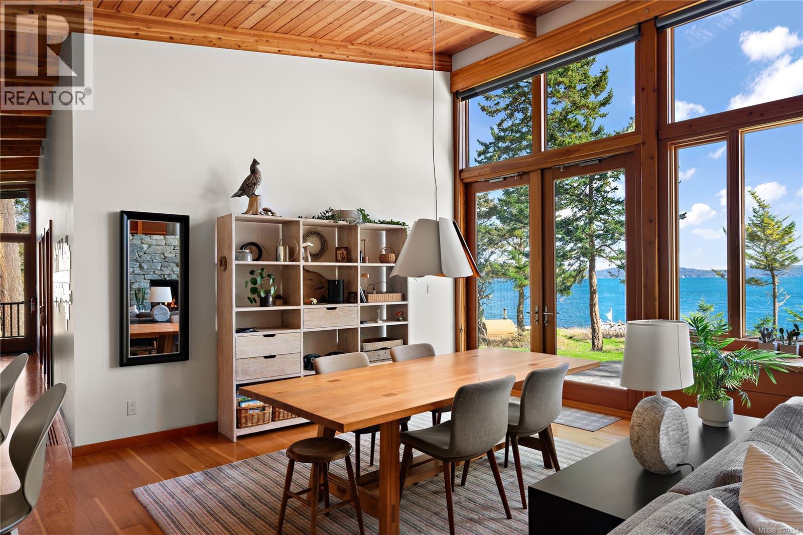 489 ARBUTUS SPUR - 11