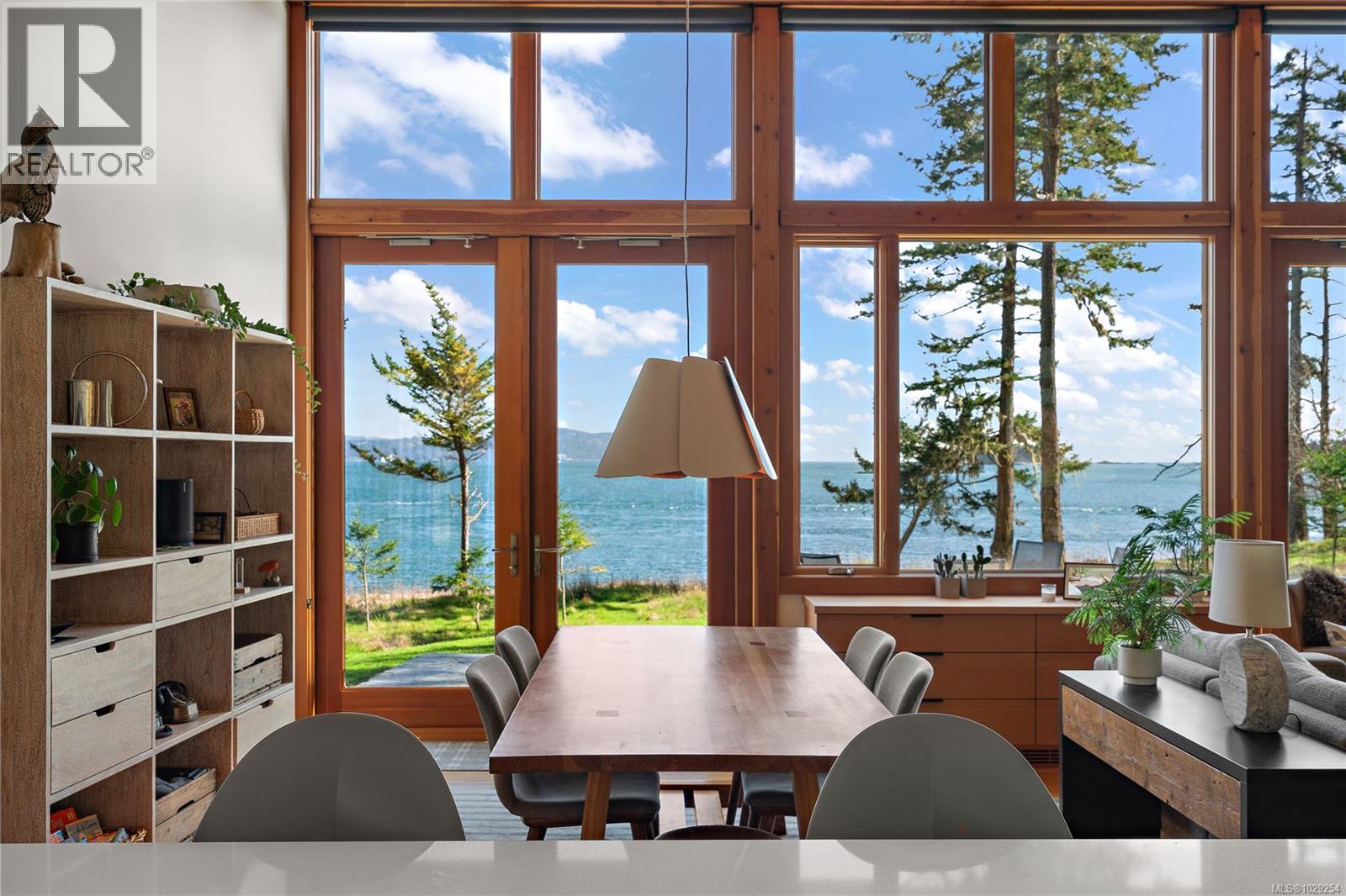 489 ARBUTUS SPUR - 12