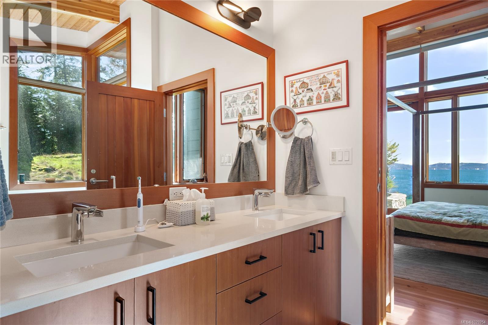 489 ARBUTUS SPUR - 21