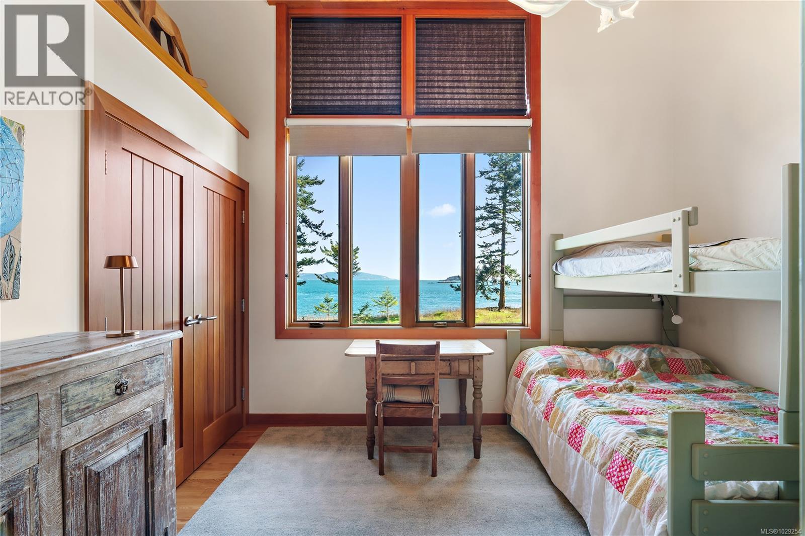 489 ARBUTUS SPUR - 24