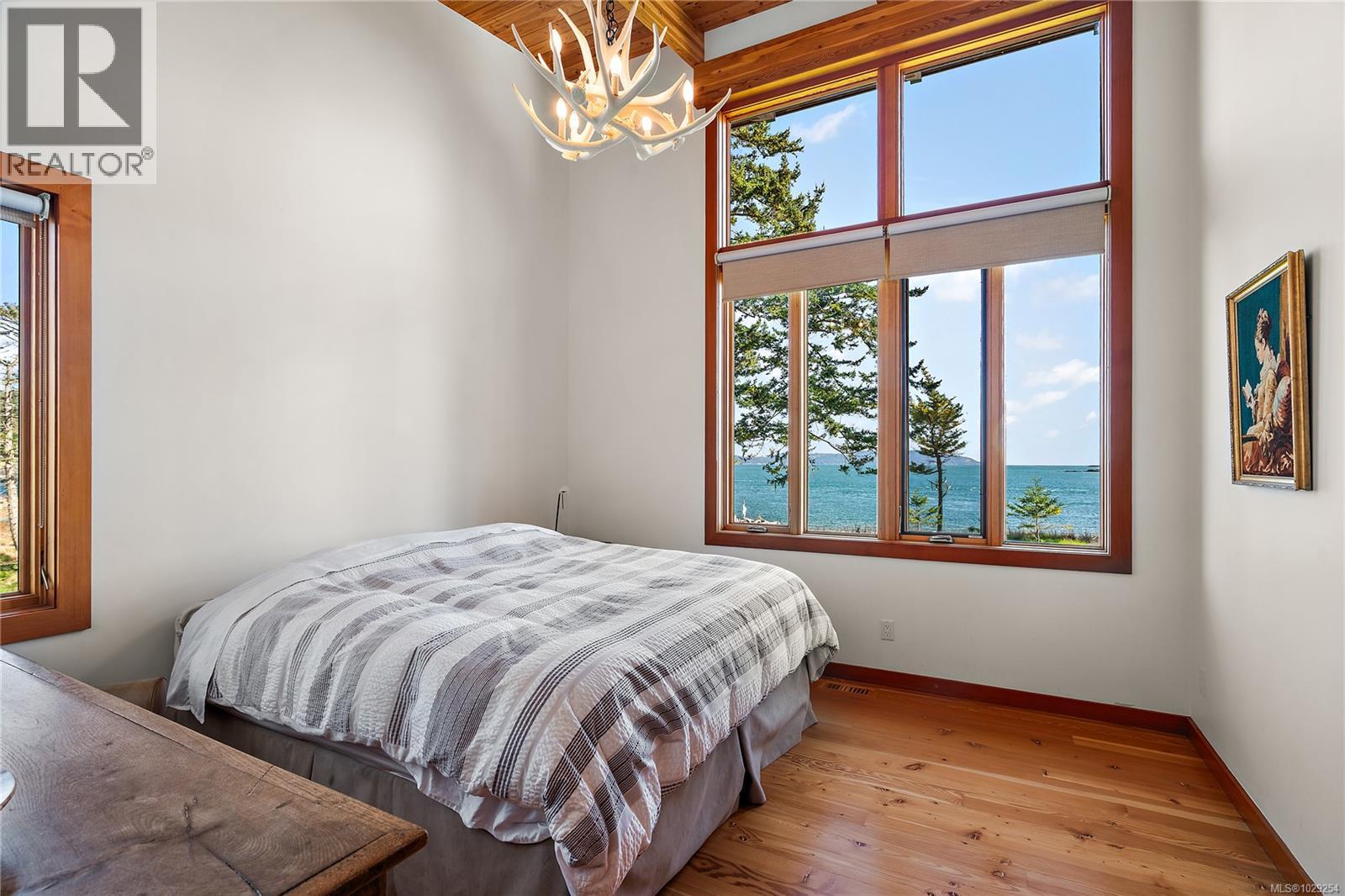 489 ARBUTUS SPUR - 25