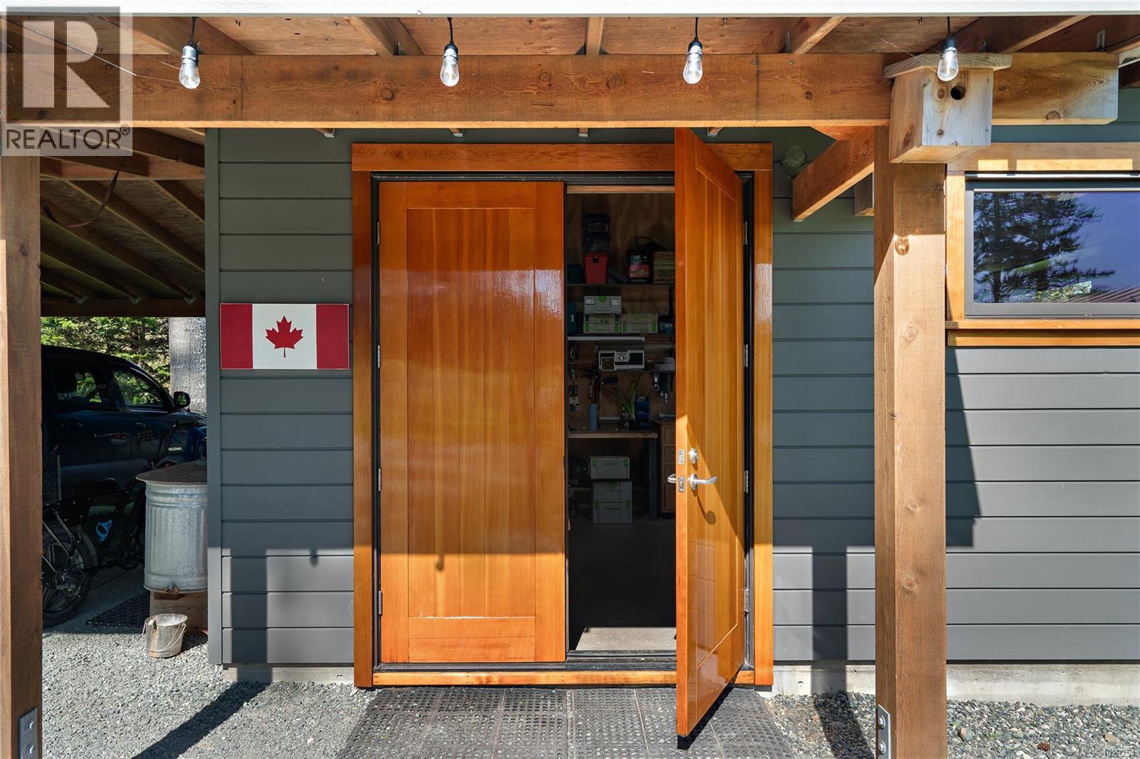 489 ARBUTUS SPUR - 38