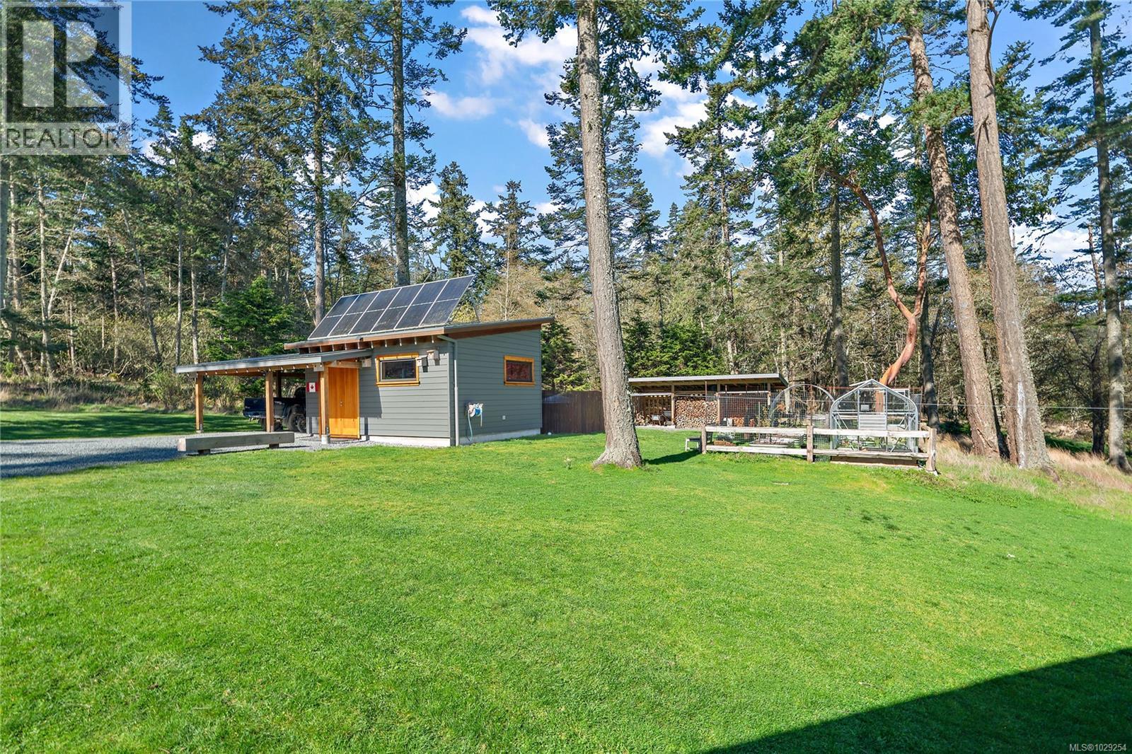 489 ARBUTUS SPUR - 40