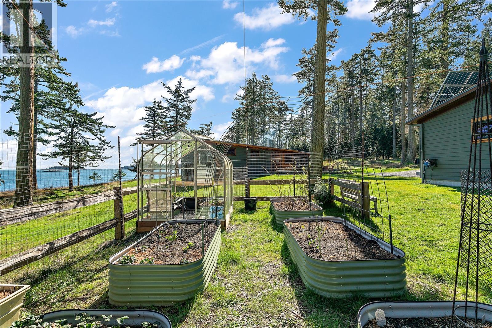 489 ARBUTUS SPUR - 42