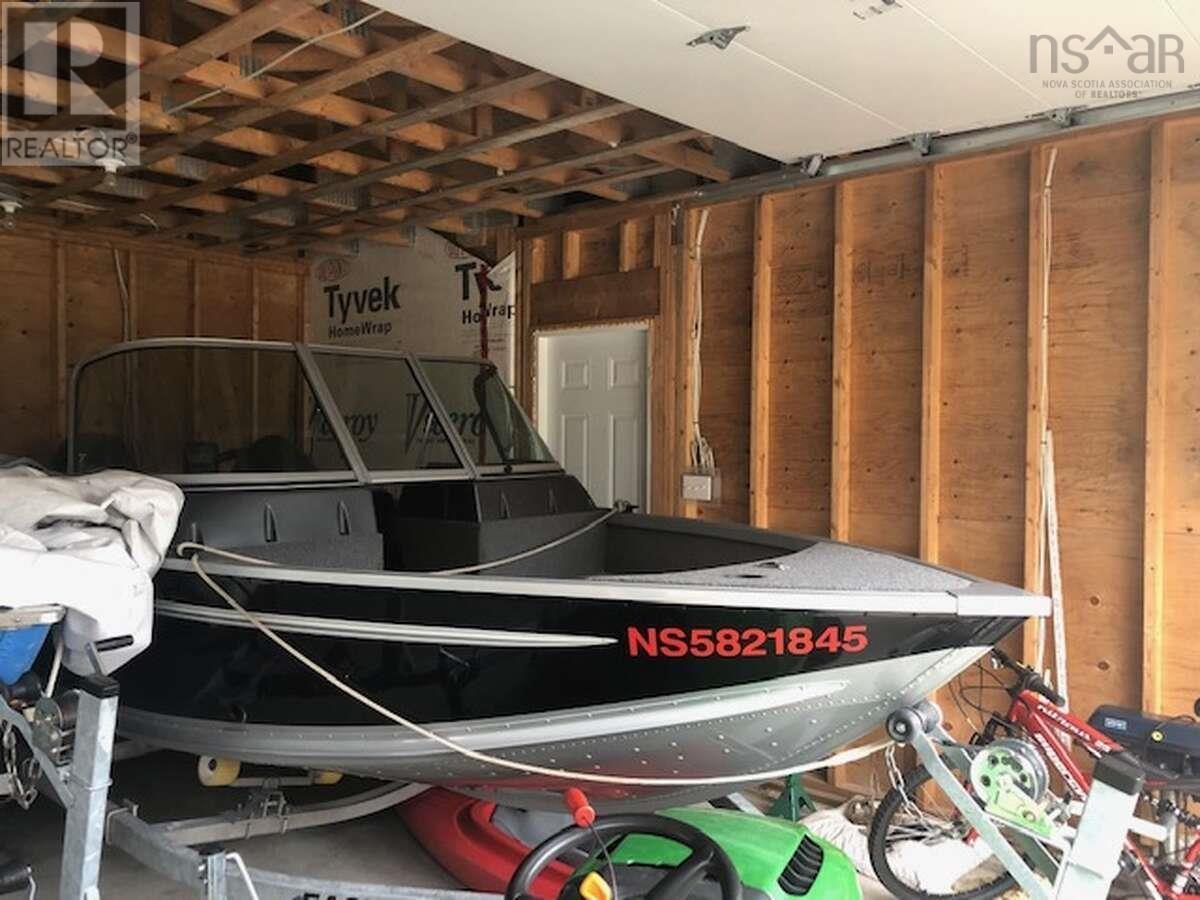 Property 9 of 44 of 476 Maple Drive