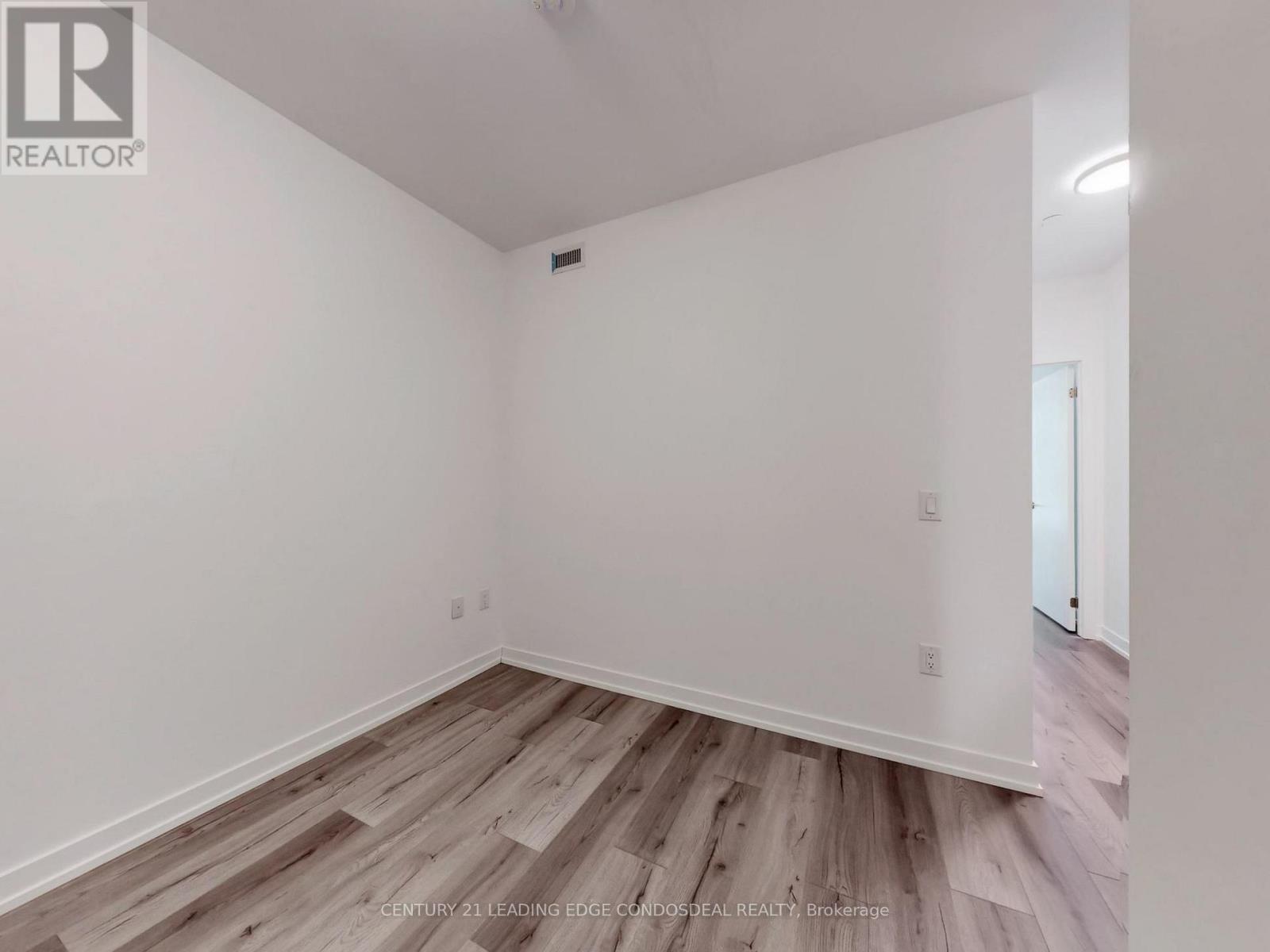 #104 1195 THE QUEENSWAY - 35