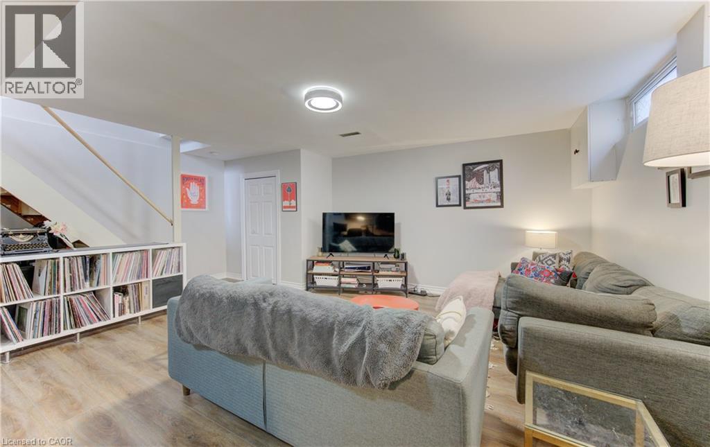 110 LILLIAN Drive Unit# A