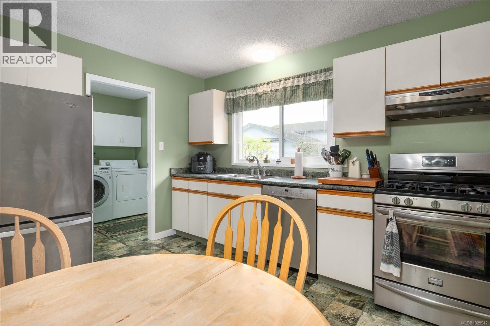 108 DAVIES LANE - 12