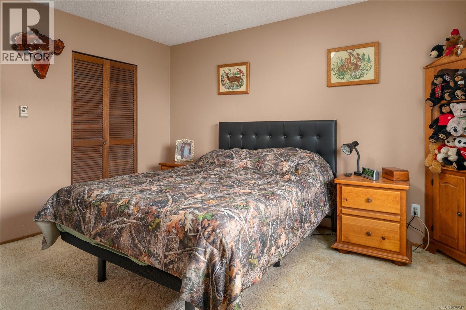 108 DAVIES LANE - 19