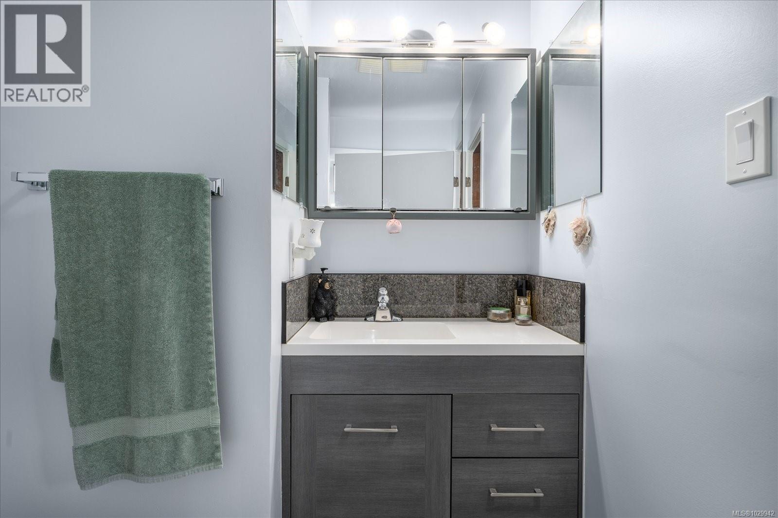 108 DAVIES LANE - 21