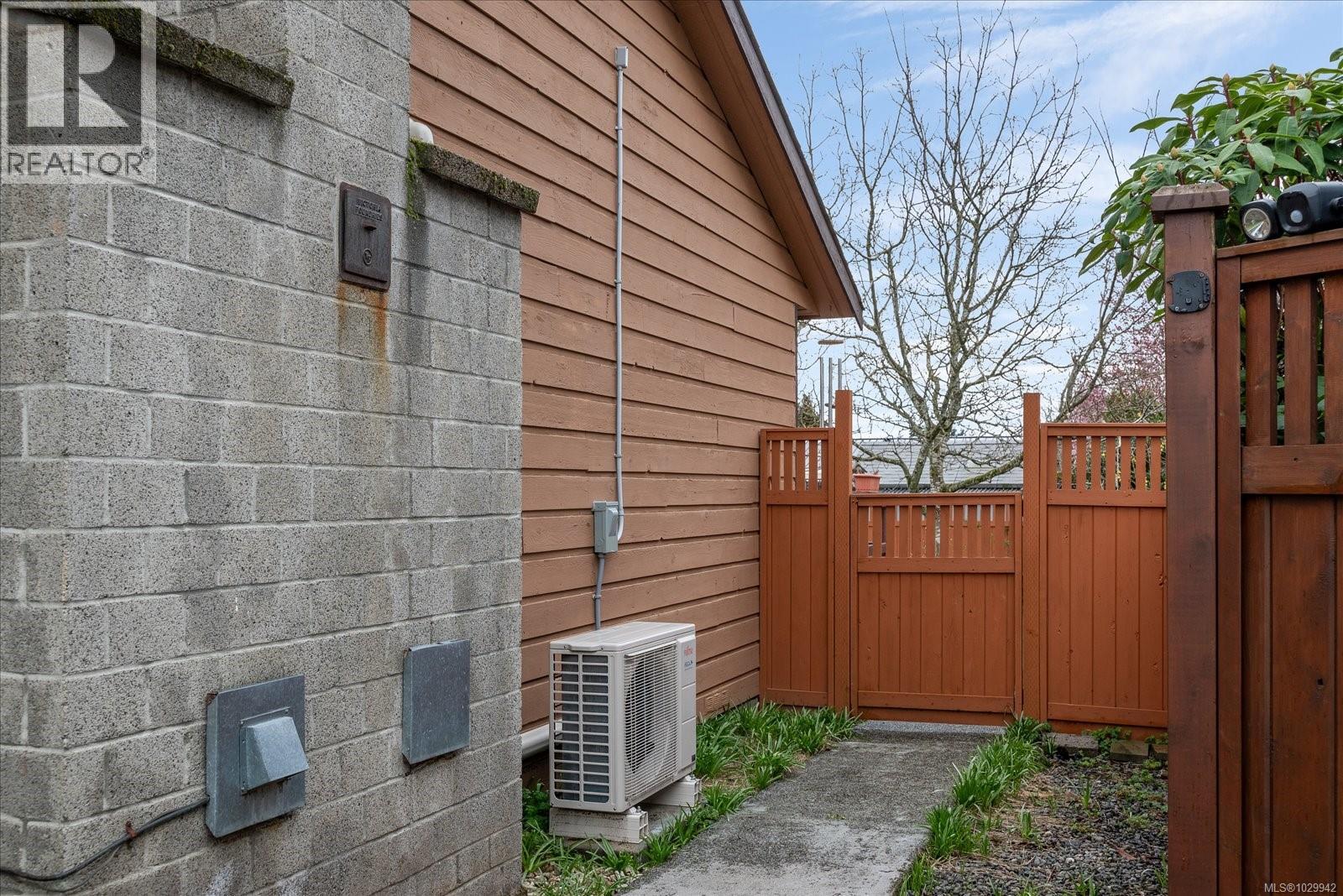 108 DAVIES LANE - 26