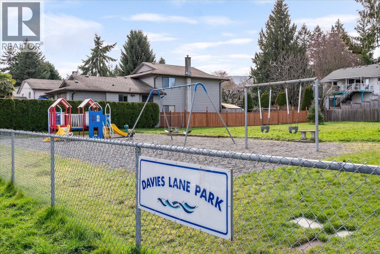 108 DAVIES LANE - 35