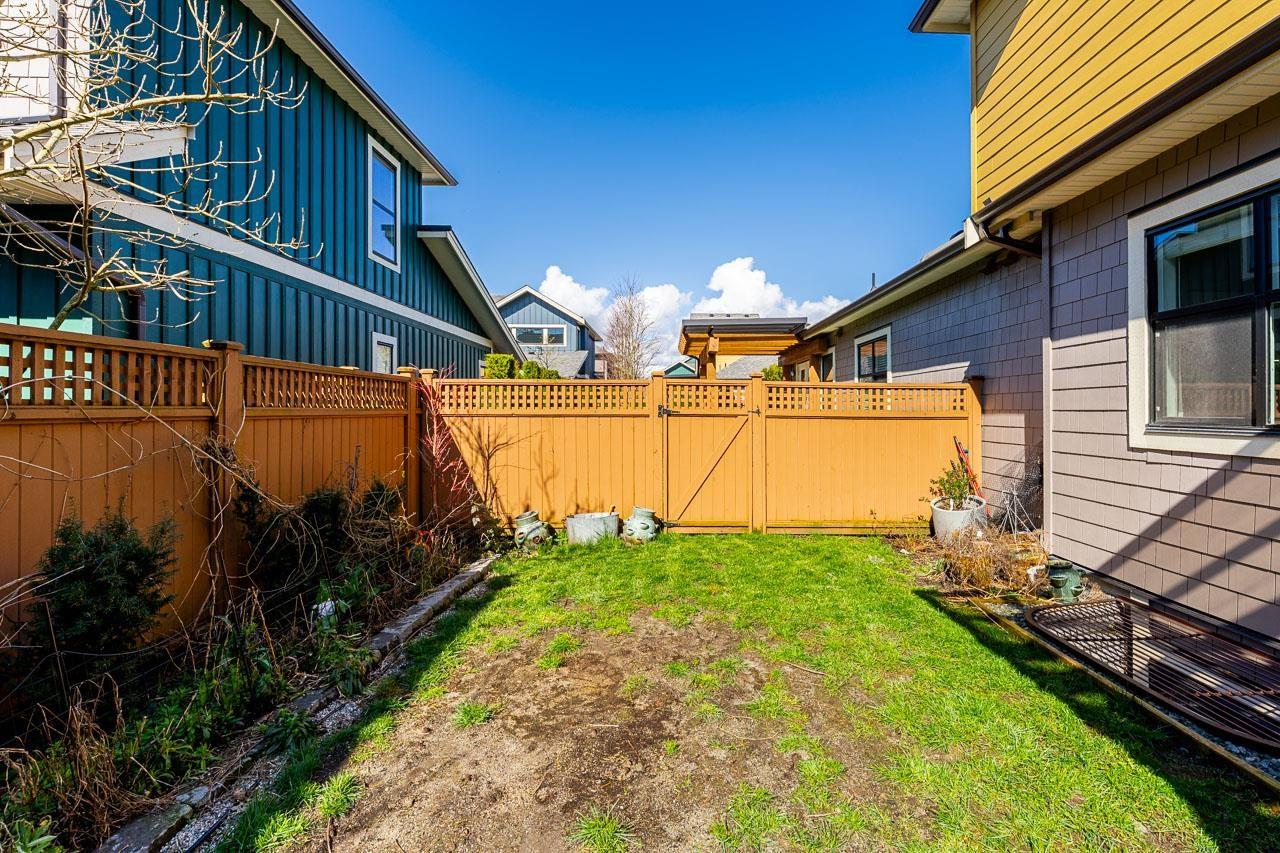 9 4750 228 STREET, Langley