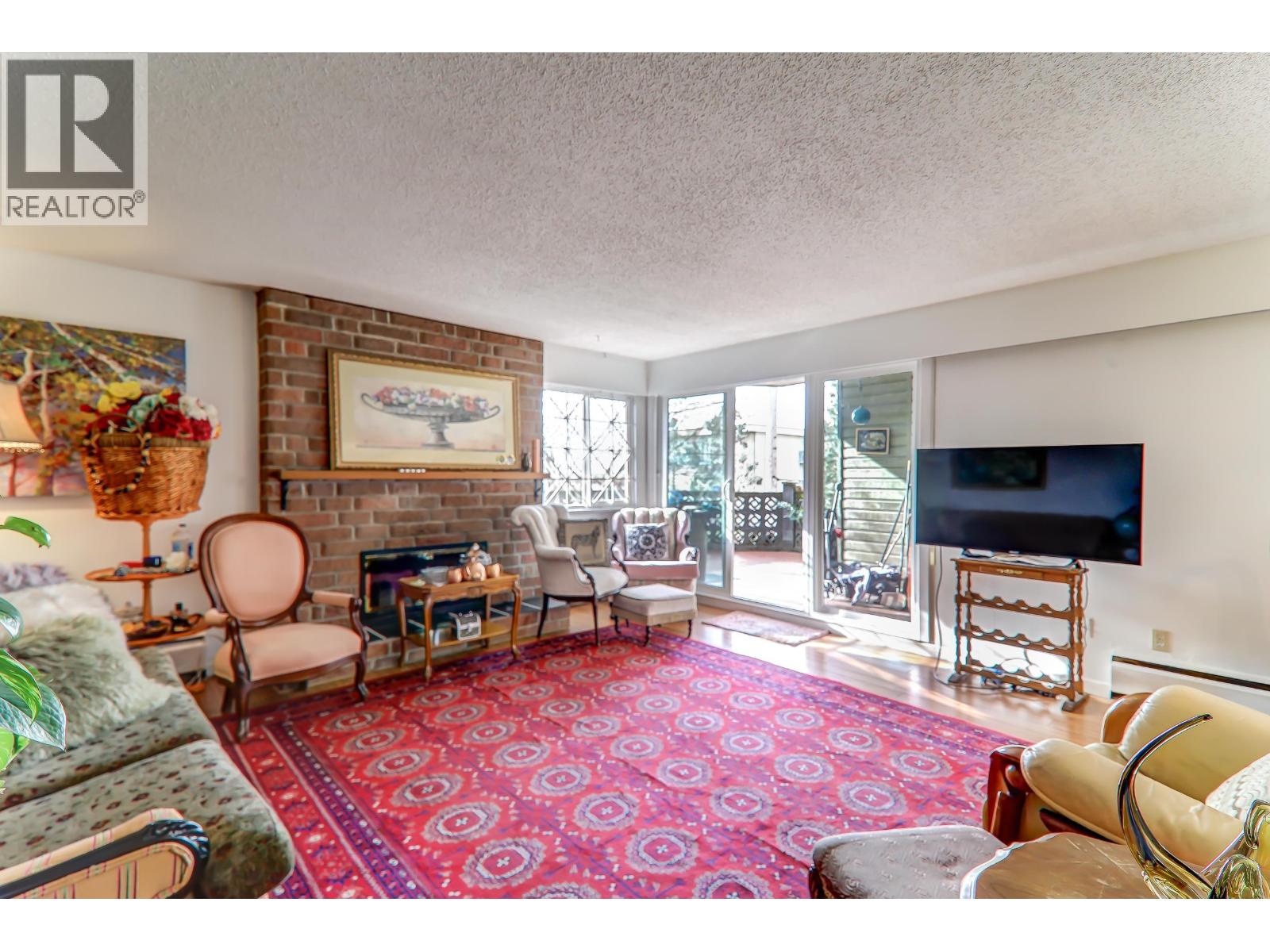 103 327 NINTH Street - main photo