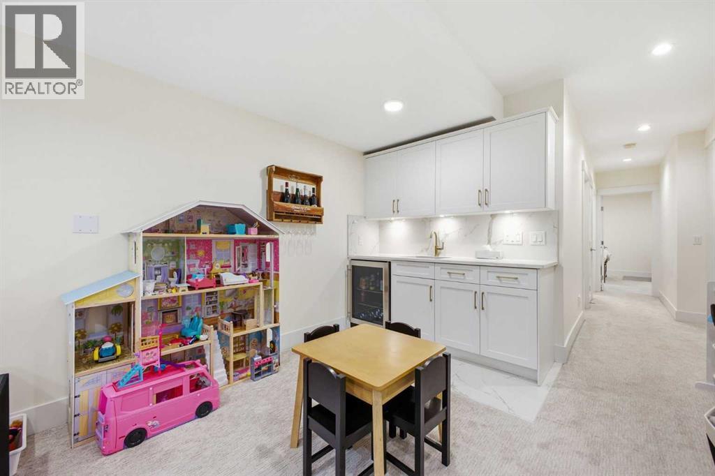 Single Family House for Sale in   Street SW Shaganappi Calgary 