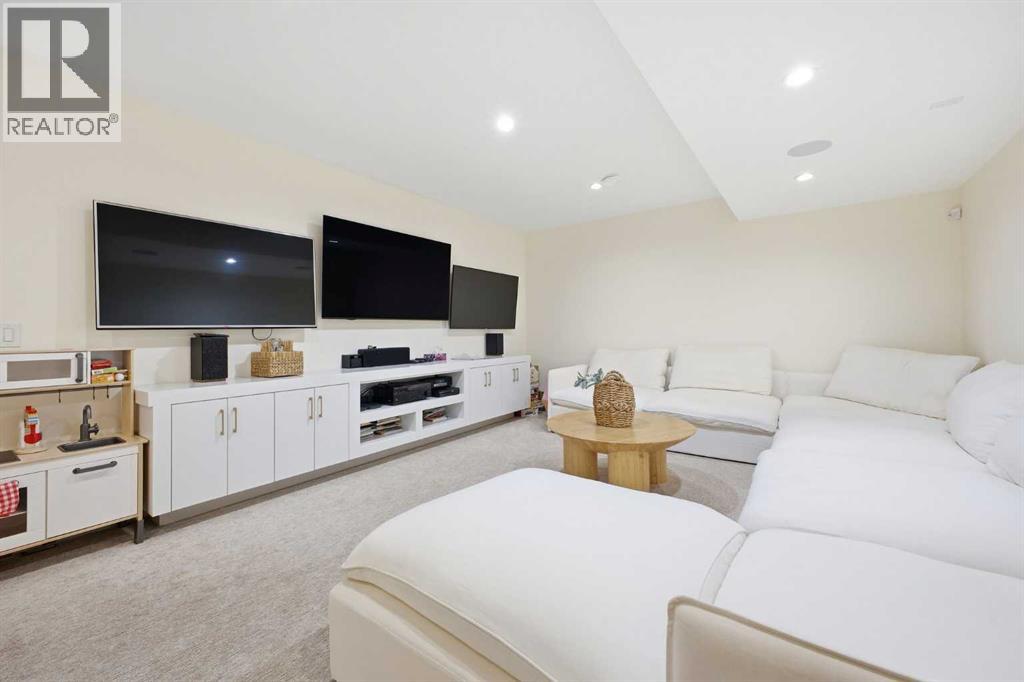 Single Family House for Sale in   Street SW Shaganappi Calgary 