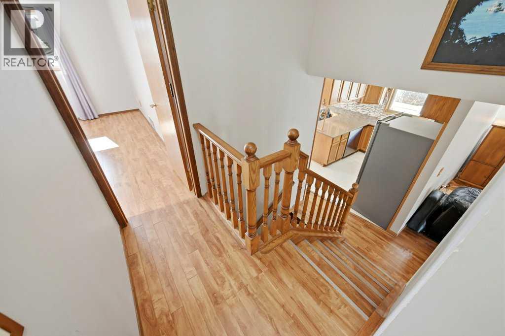 Single Family House 4 Level for Sale in  Macewan Meadow Way NW MacEwan Glen Calgary 