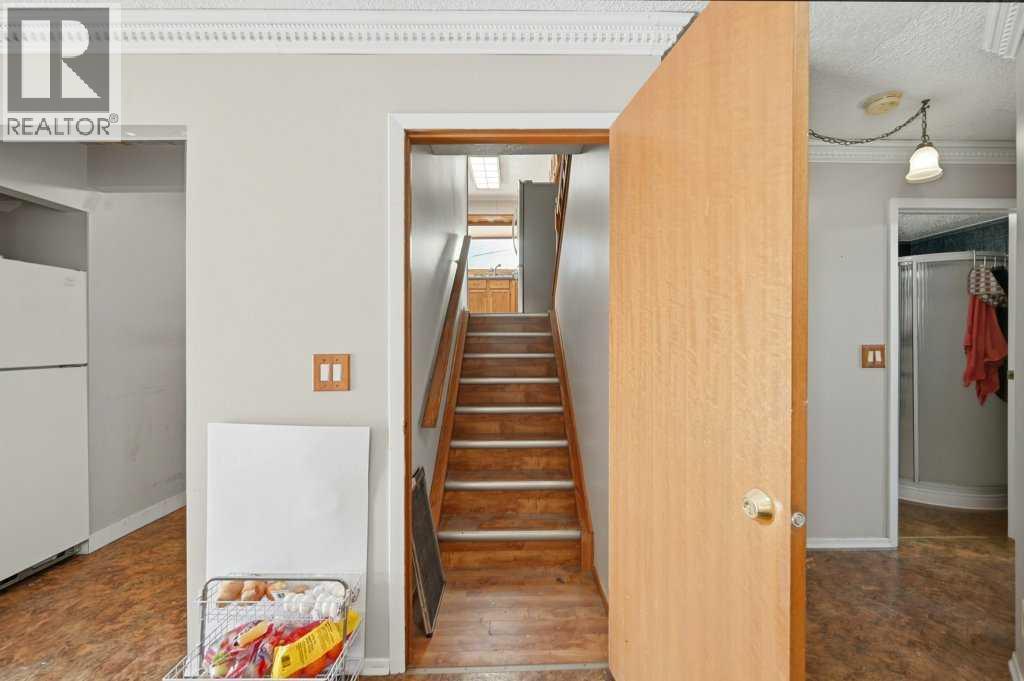 Single Family House 4 Level for Sale in  Macewan Meadow Way NW MacEwan Glen Calgary 