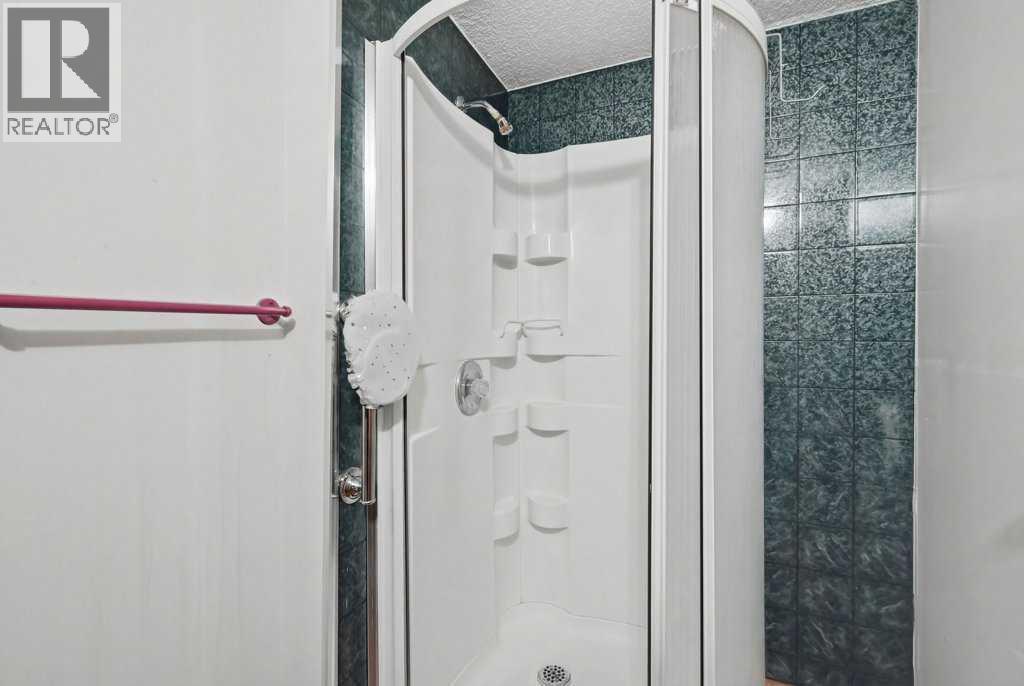 Single Family House 4 Level for Sale in  Macewan Meadow Way NW MacEwan Glen Calgary 