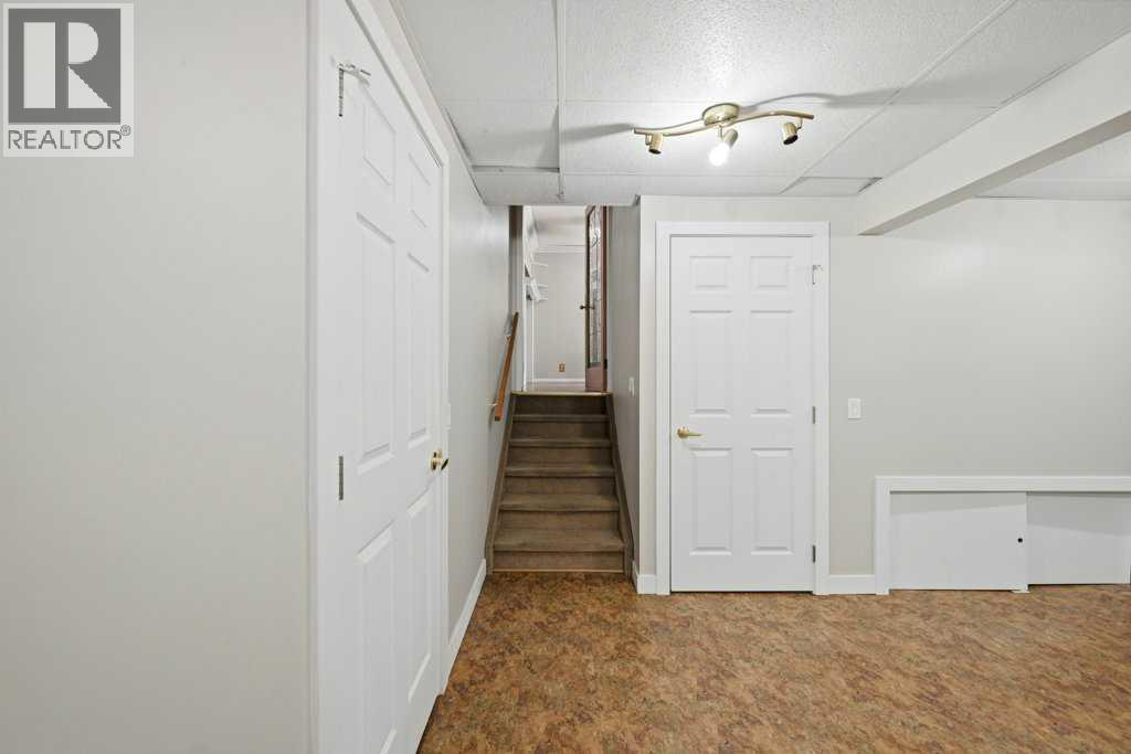 Single Family House 4 Level for Sale in  Macewan Meadow Way NW MacEwan Glen Calgary 