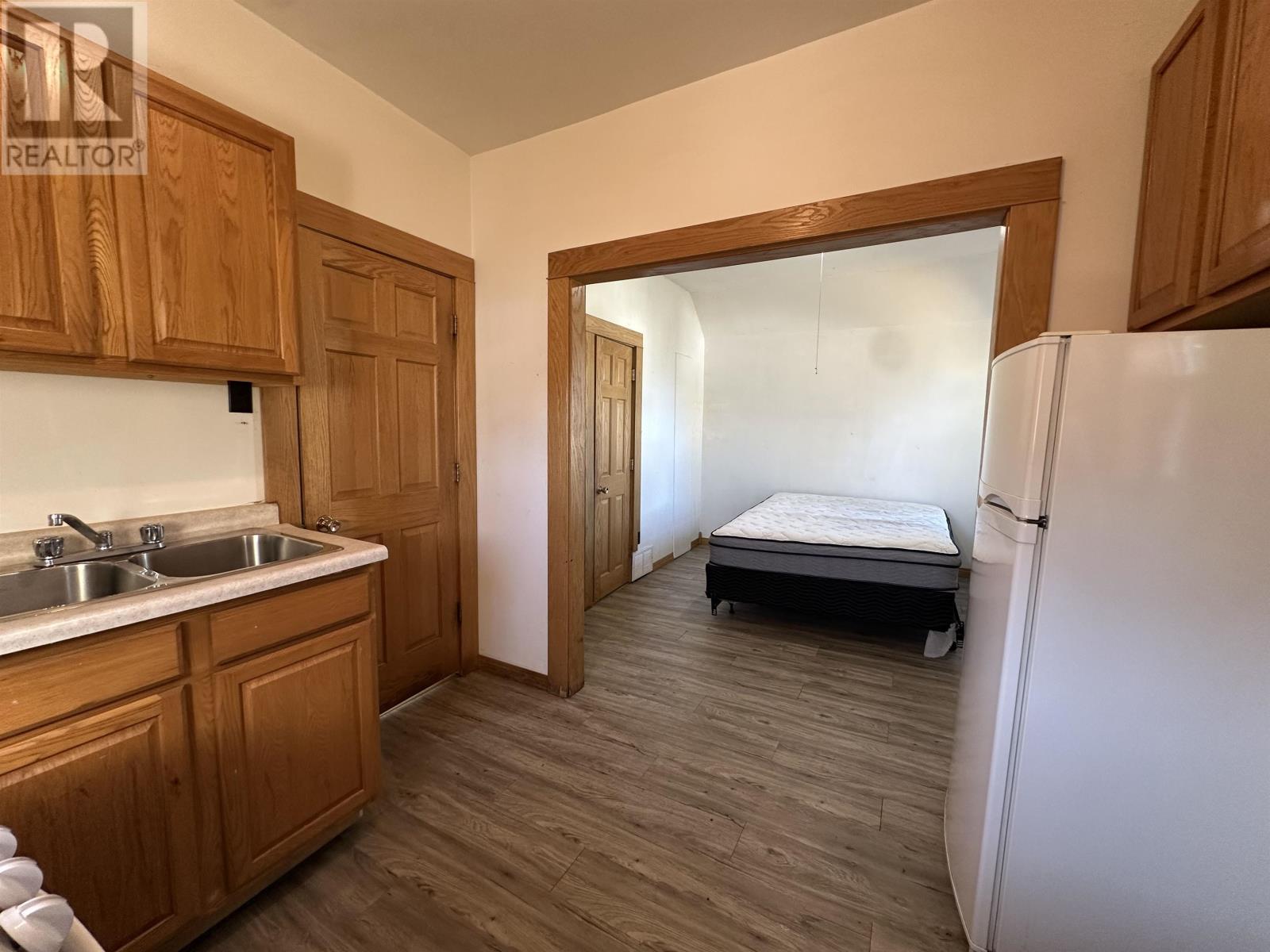 314 FIRST ST E - 14