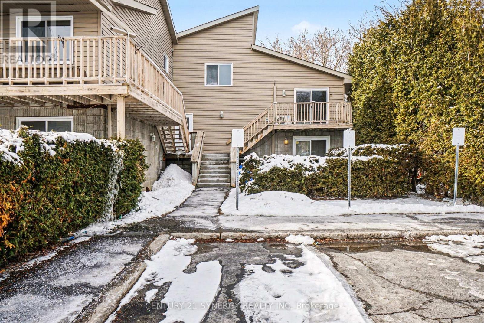 #10 776 ST JEAN STREET - 1